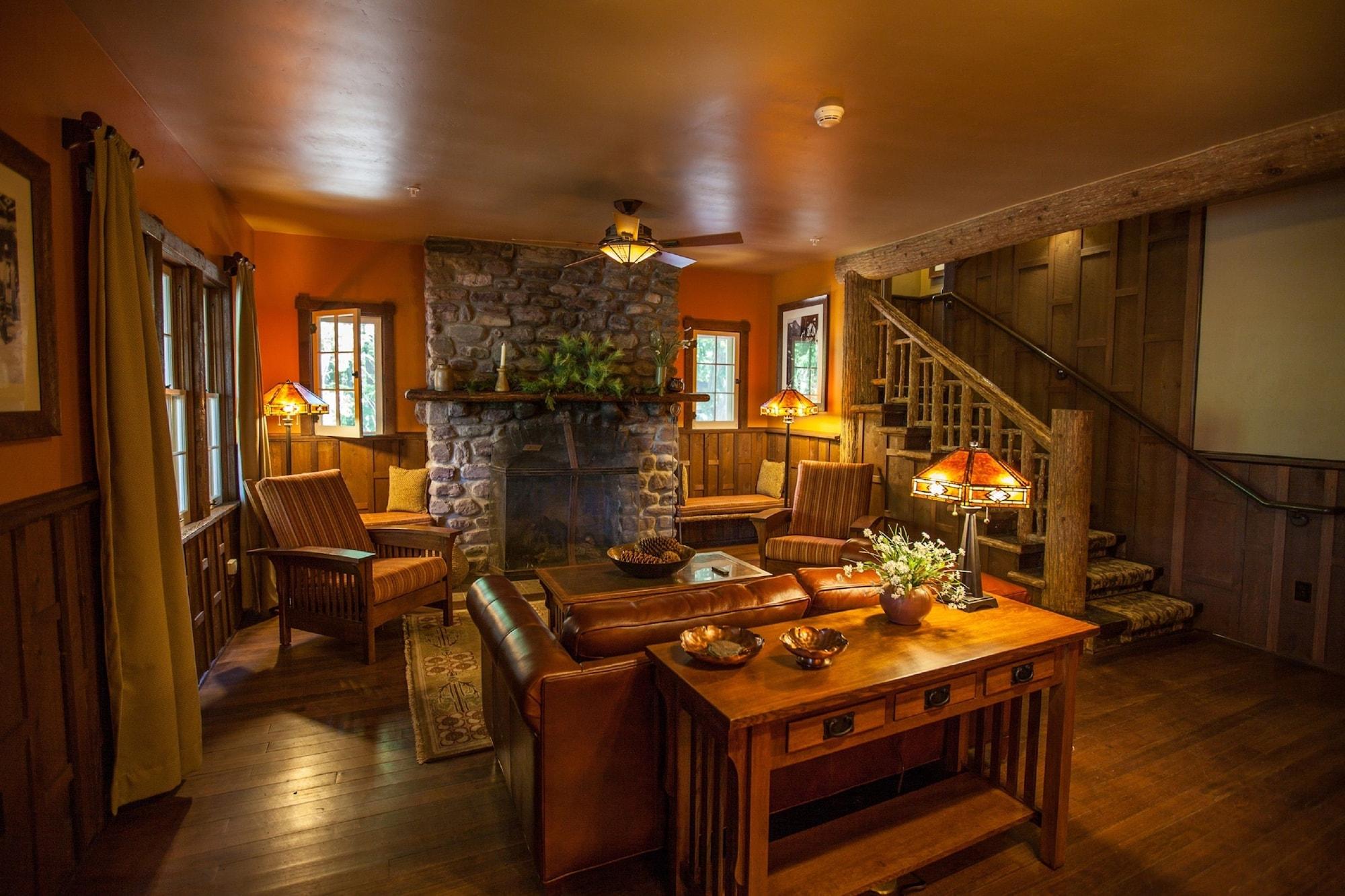 Equipamiento de Habitación Lake McDonald Lodge - Inside the Park