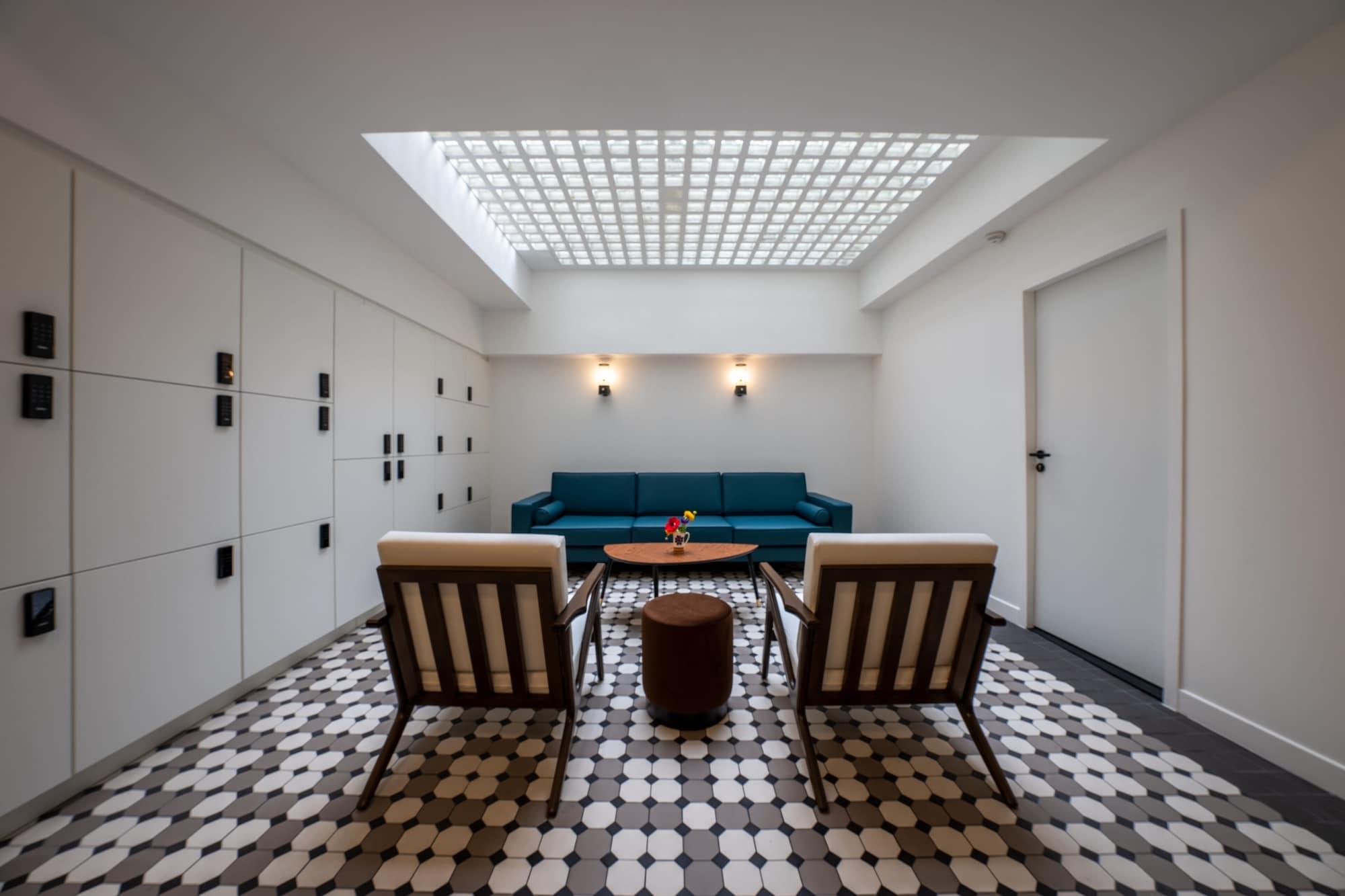 Varios Beau M Paris - Hostel