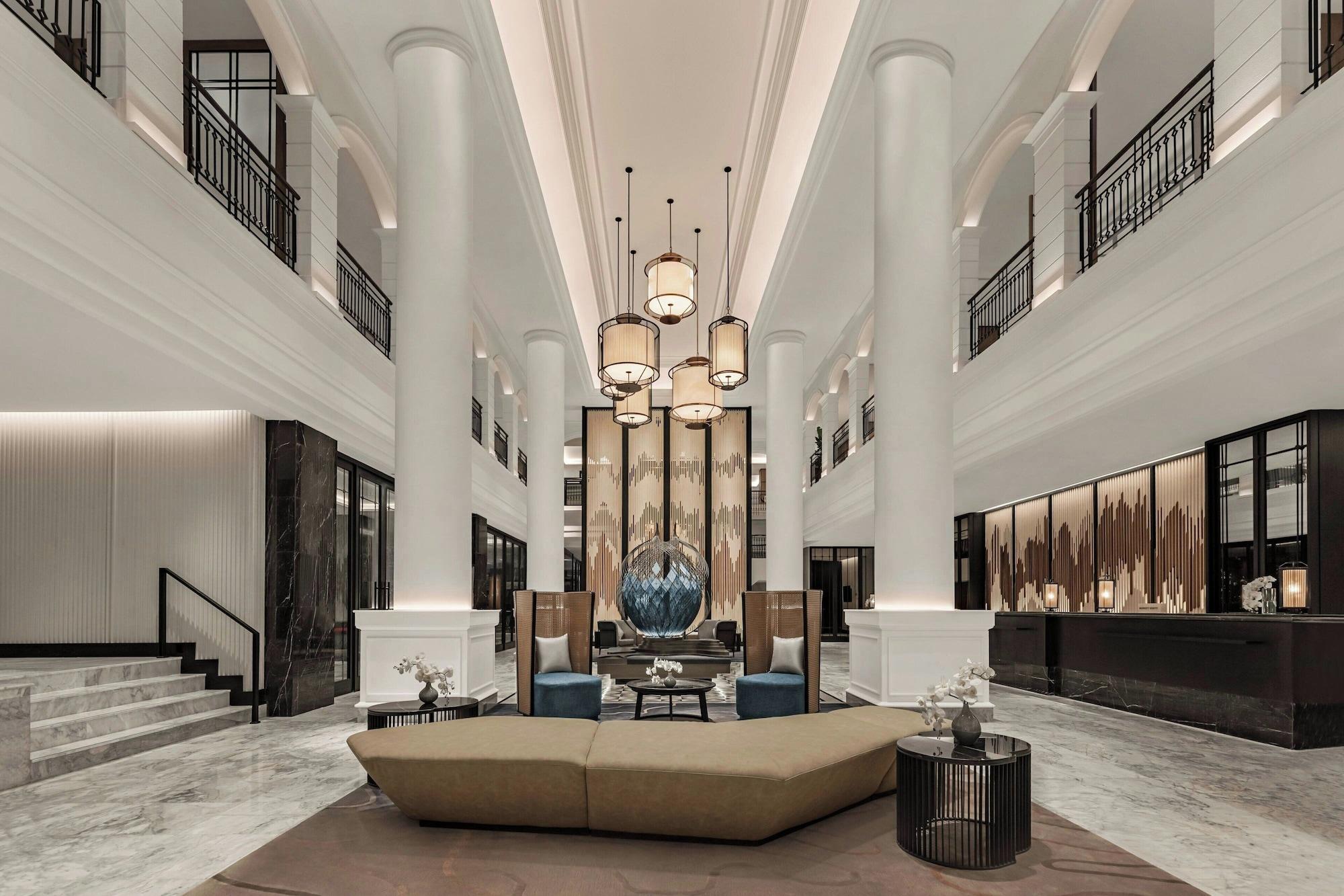Vista Lobby Courtyard by Marriott Phuket Town