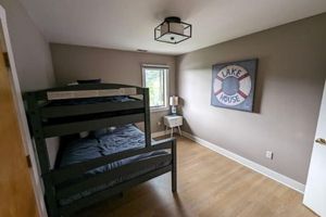Alquiler Vacacional - Candlewood Lake - Family Getaway with direct lake access. 3775 sqft home.