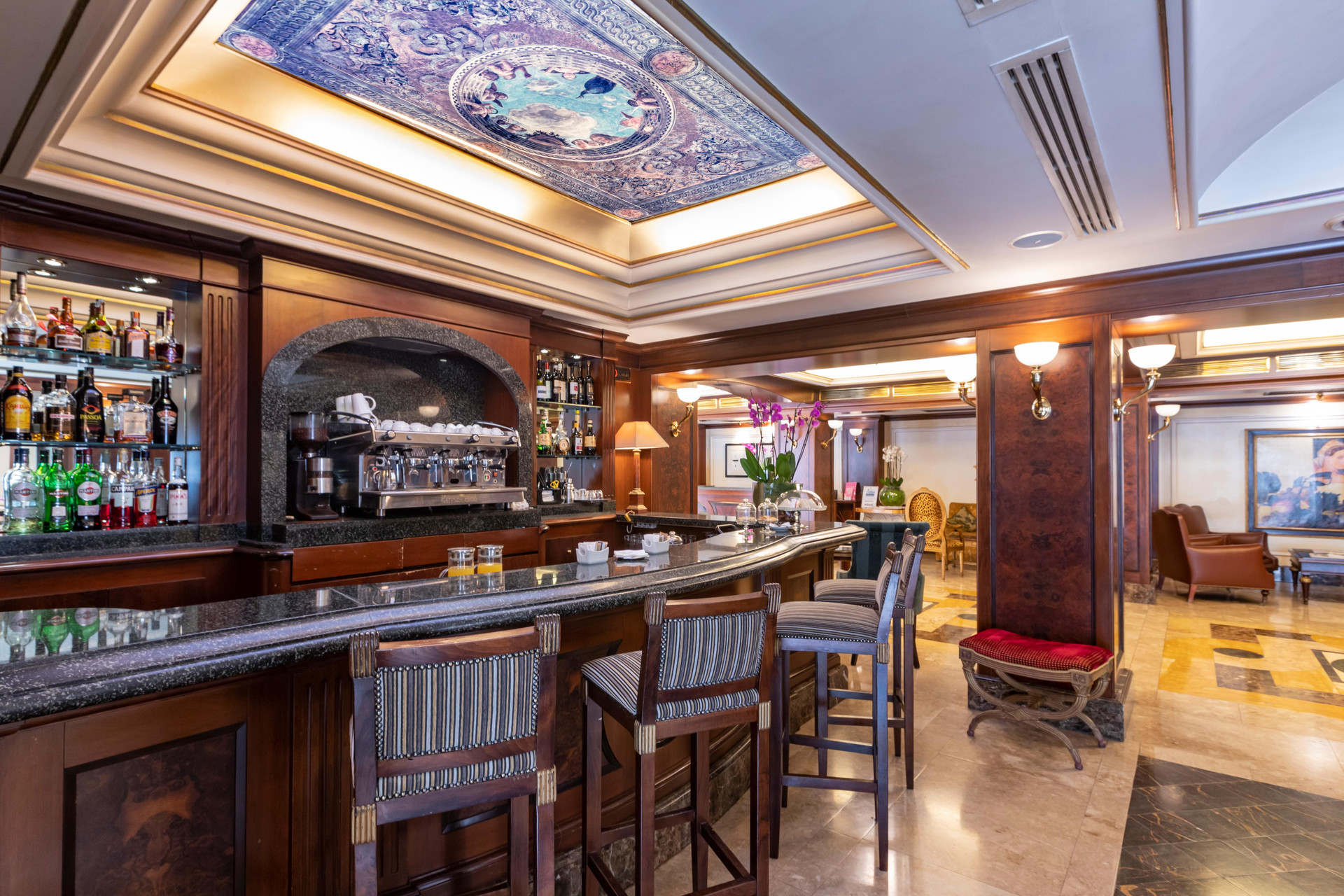 Bar/Salón River Château Hotel