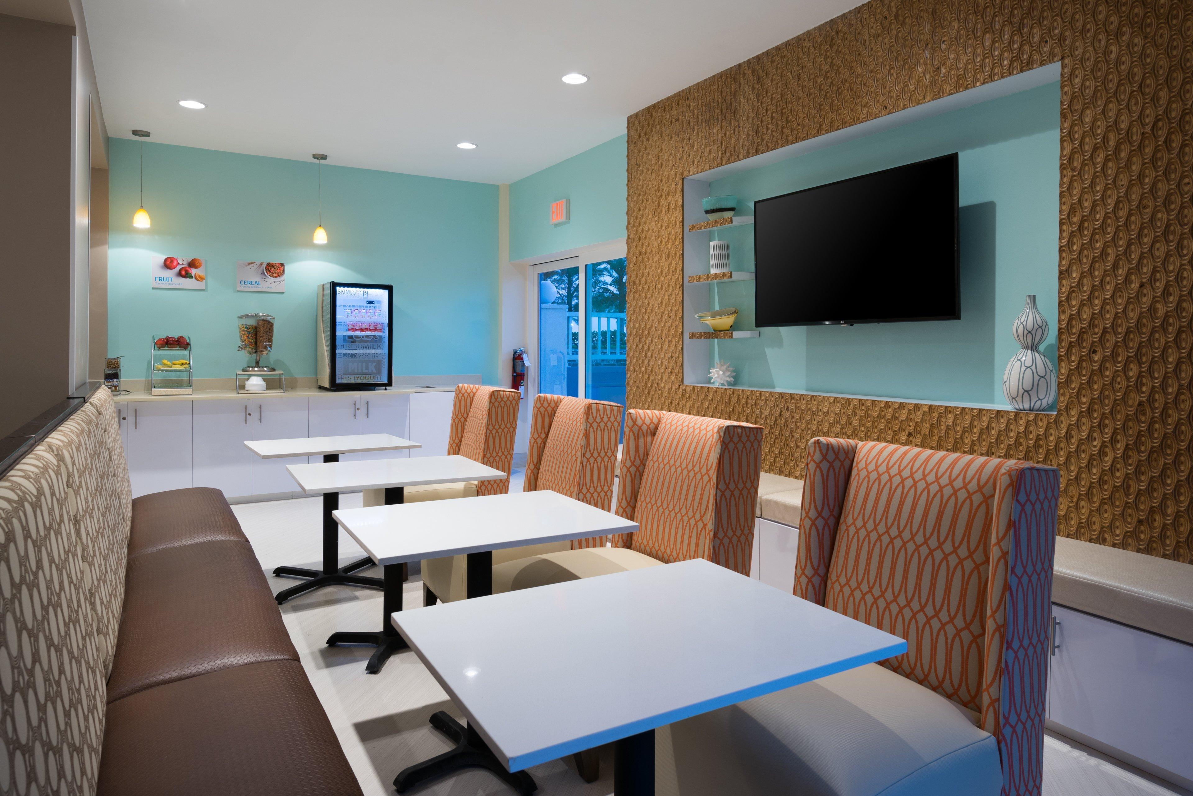 Restaurant Holiday Inn Express and Suites Nassau