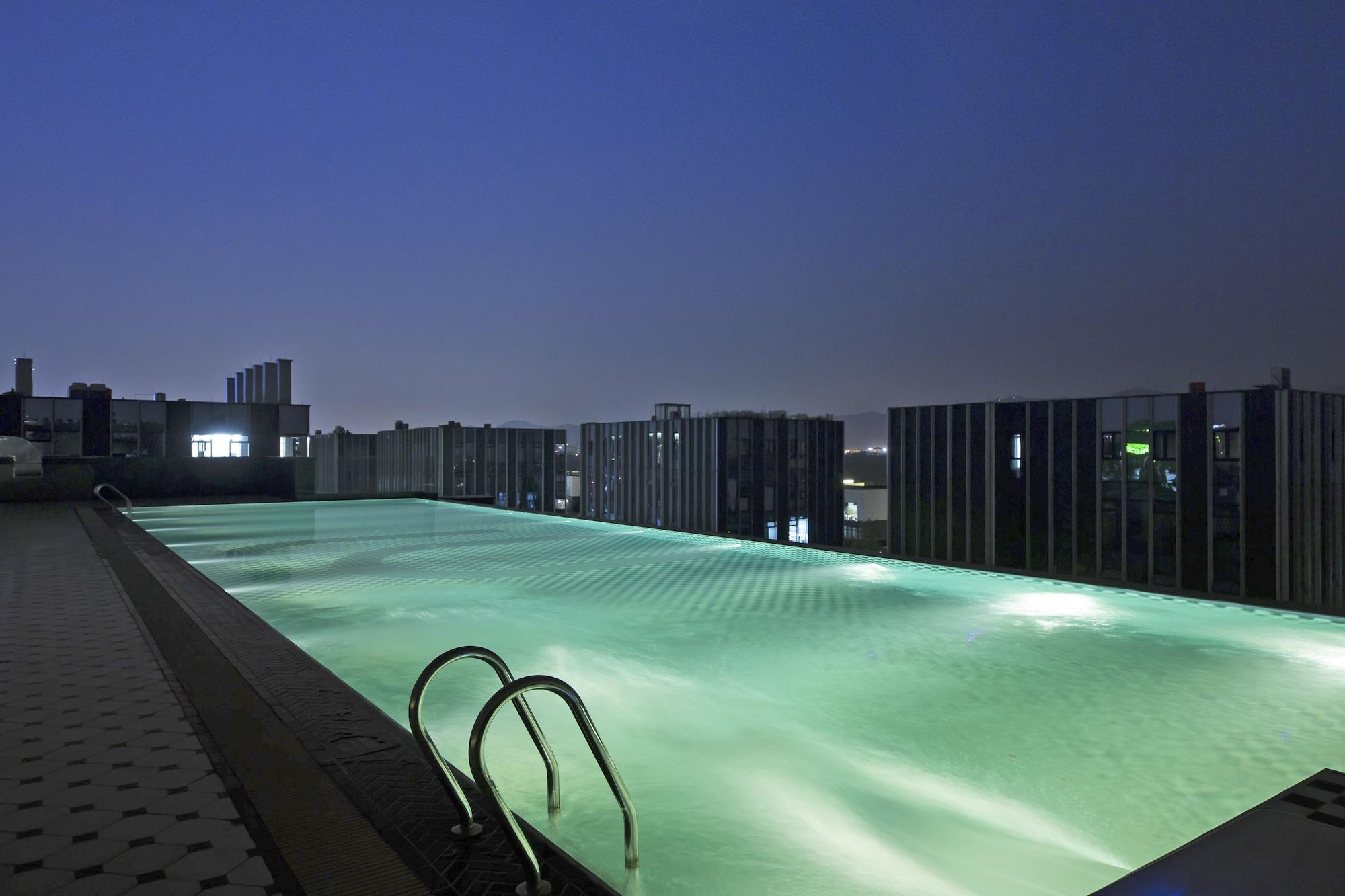 Varios Lucid Xixi Hotel