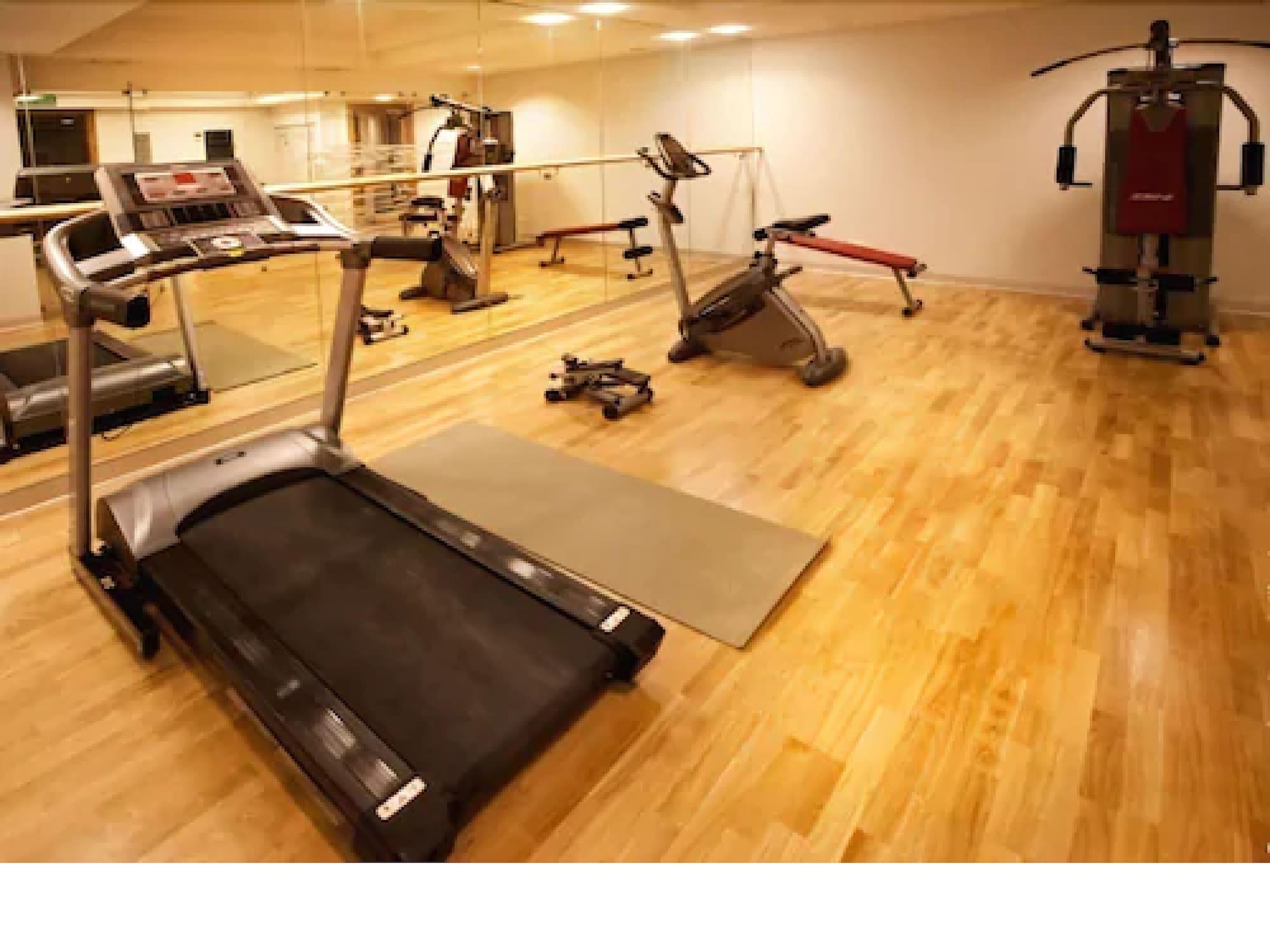 Gimnasio Apartinfo Waterlane Apartments