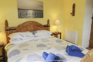 Arriendo temporal - 2 Bed Cottage Sleeps 4 - Pets Ok - Private Garden