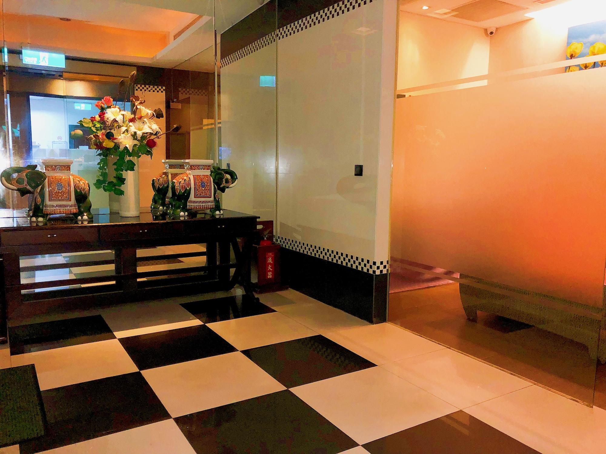 Vista do lobby Q Motel