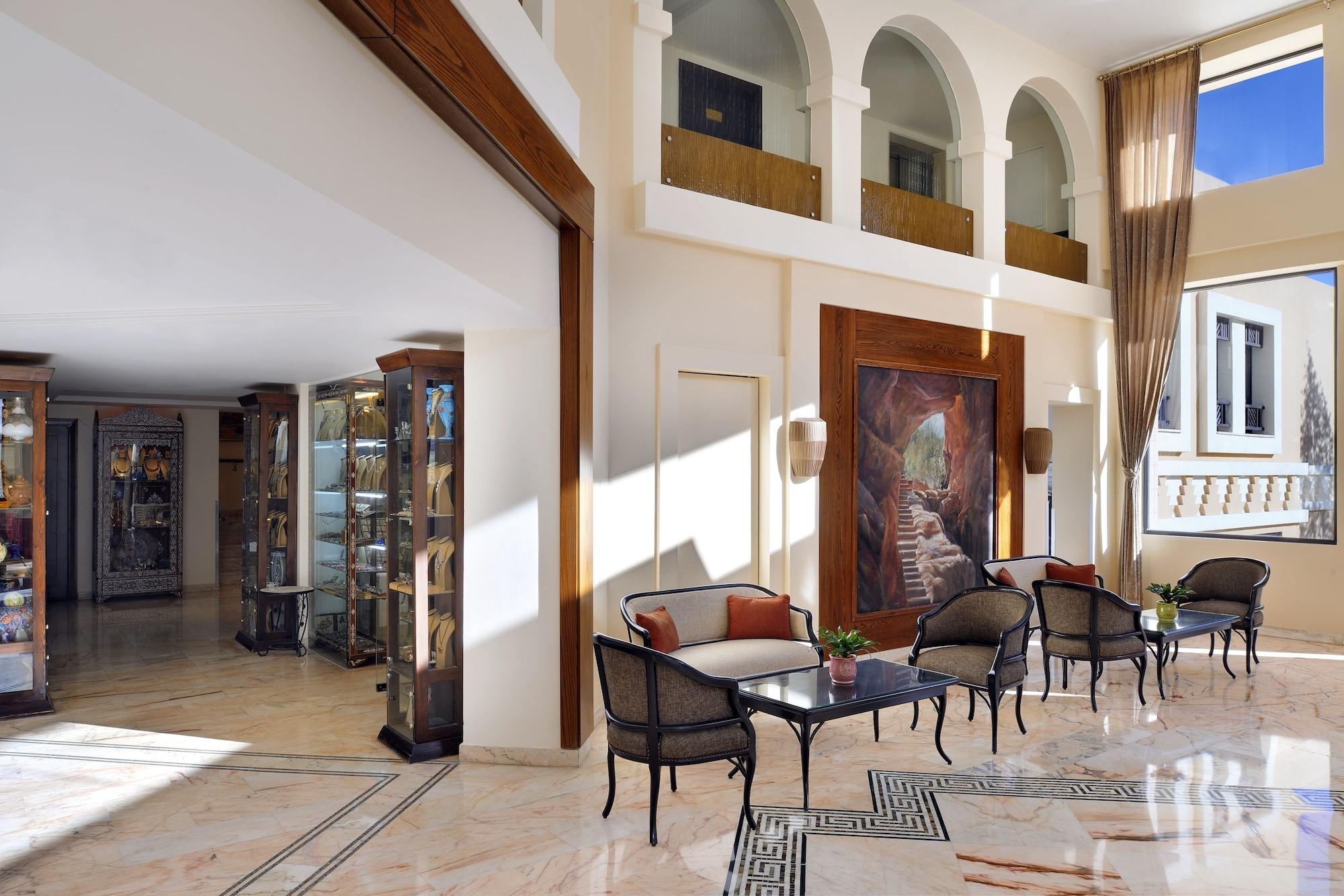 Vista Lobby Petra Marriott Hotel