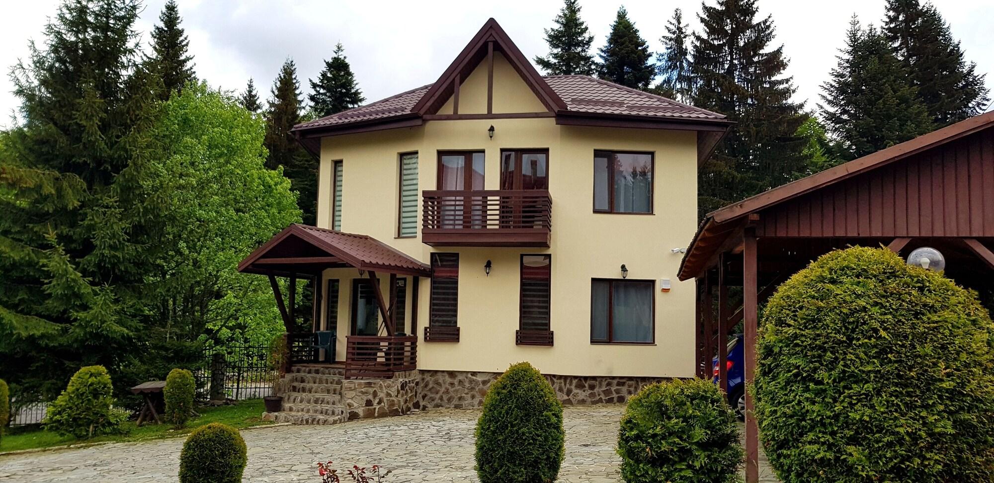 Varios Fox Valley Villa