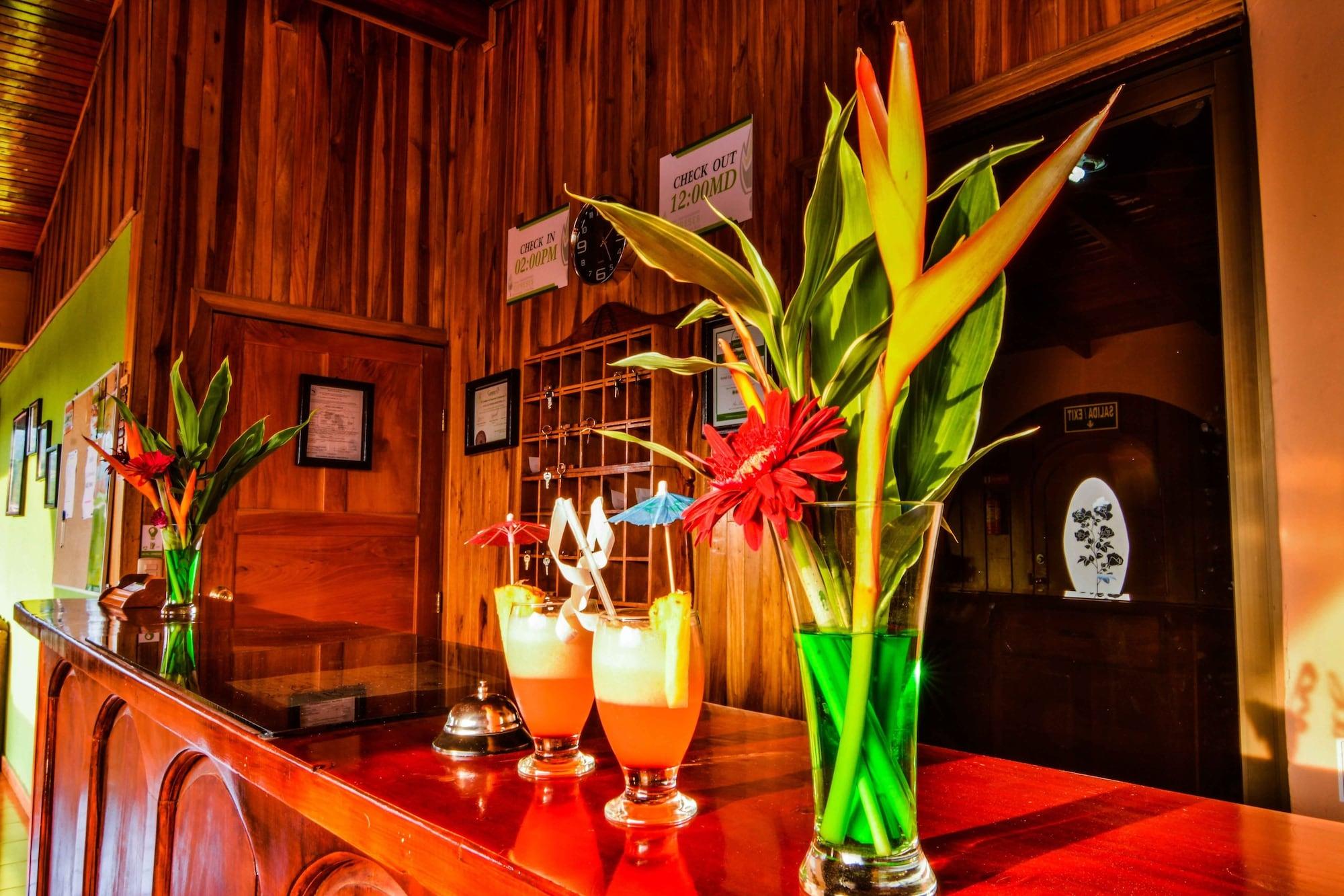 Bar/Salón Hotel Cipreses