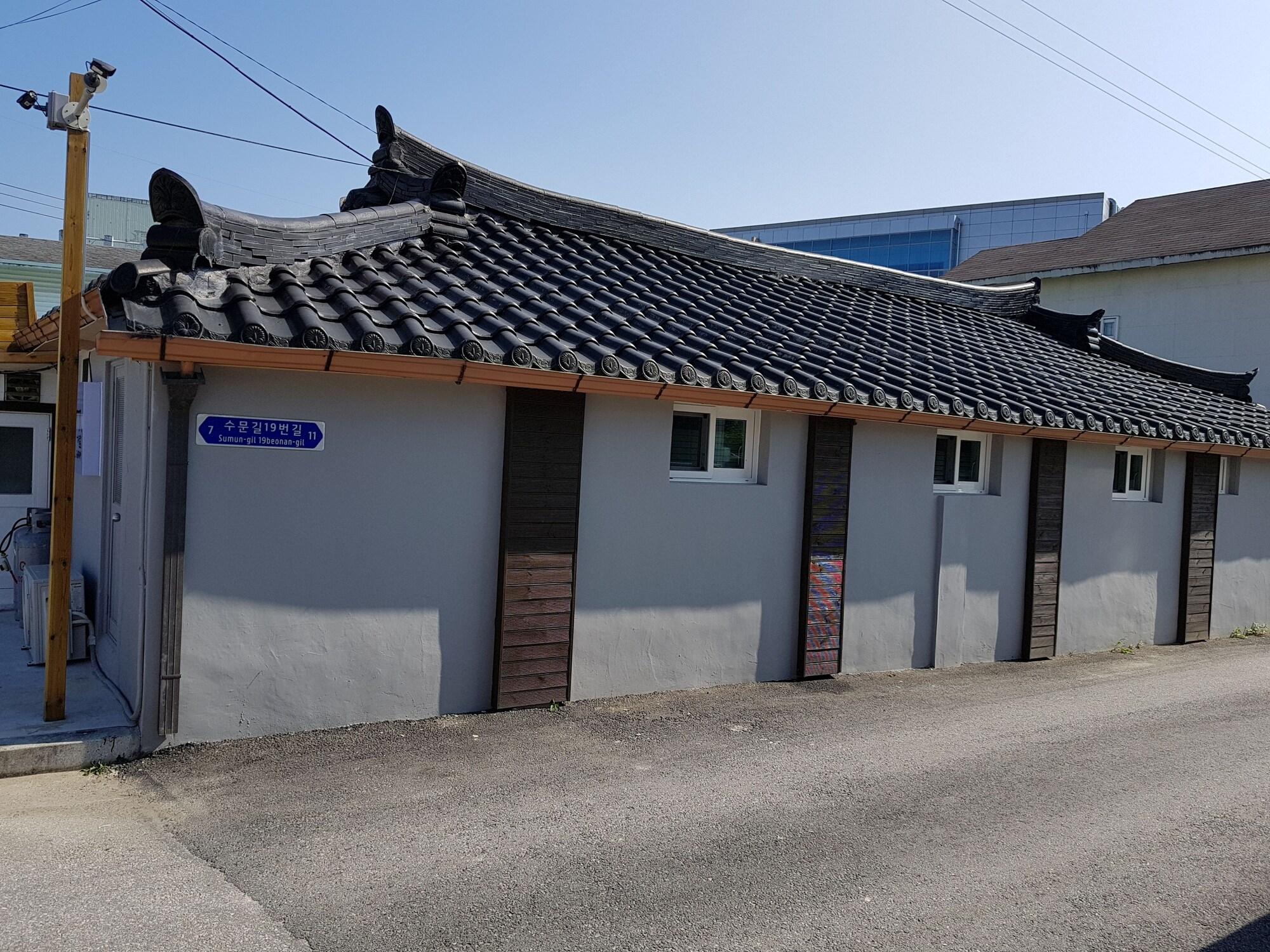 Vista Exterior Dal Garam Guesthouse