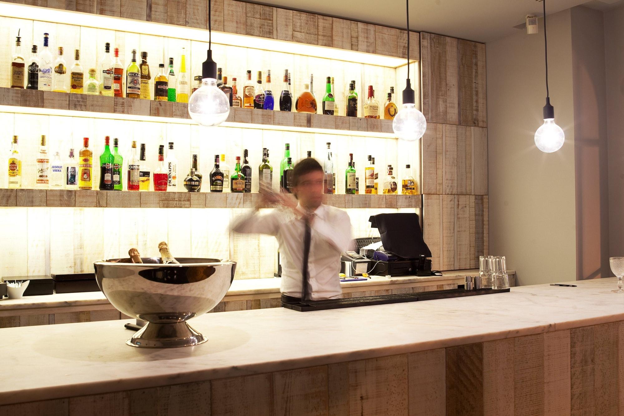 Bar/Salón Internacional Design Hotel