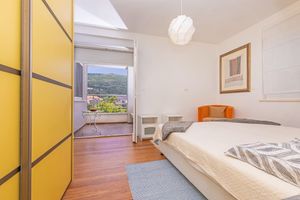 Alquiler Vacacional - RozART apartment- 15 min by car from Old Town in quiet area ideal for walking