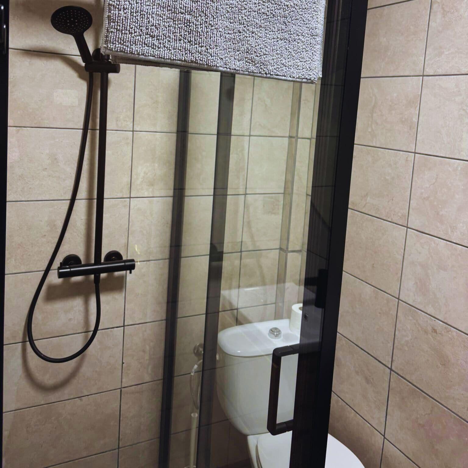 Equipamiento de Habitación Barbieri Granada Pensión