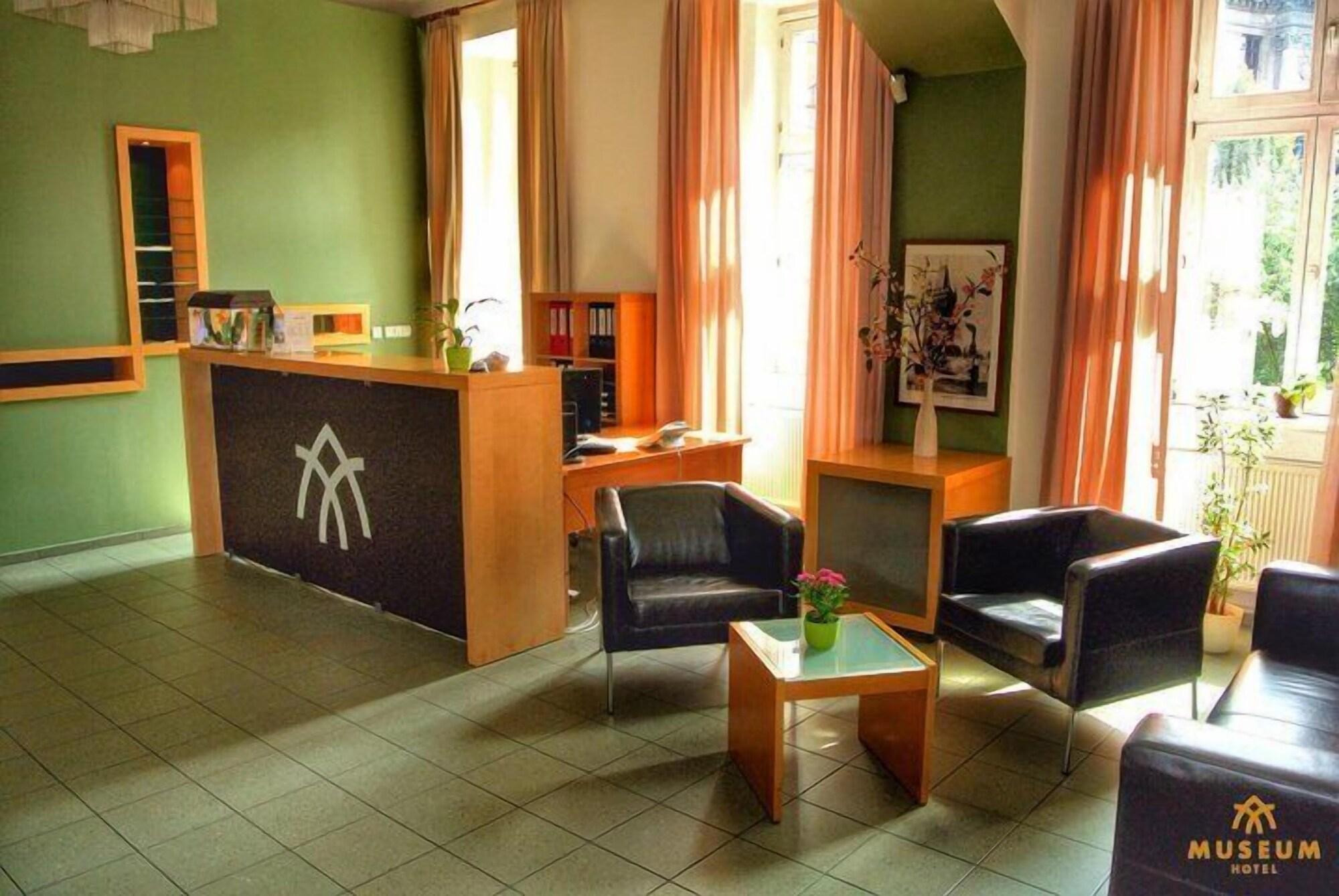 Vista Lobby Hotel Museum