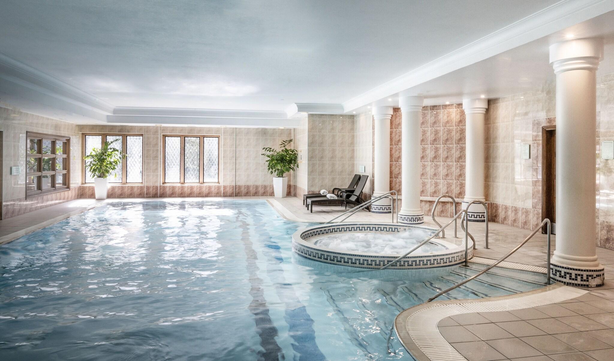 Vista Piscina New Hall Hotel & Spa