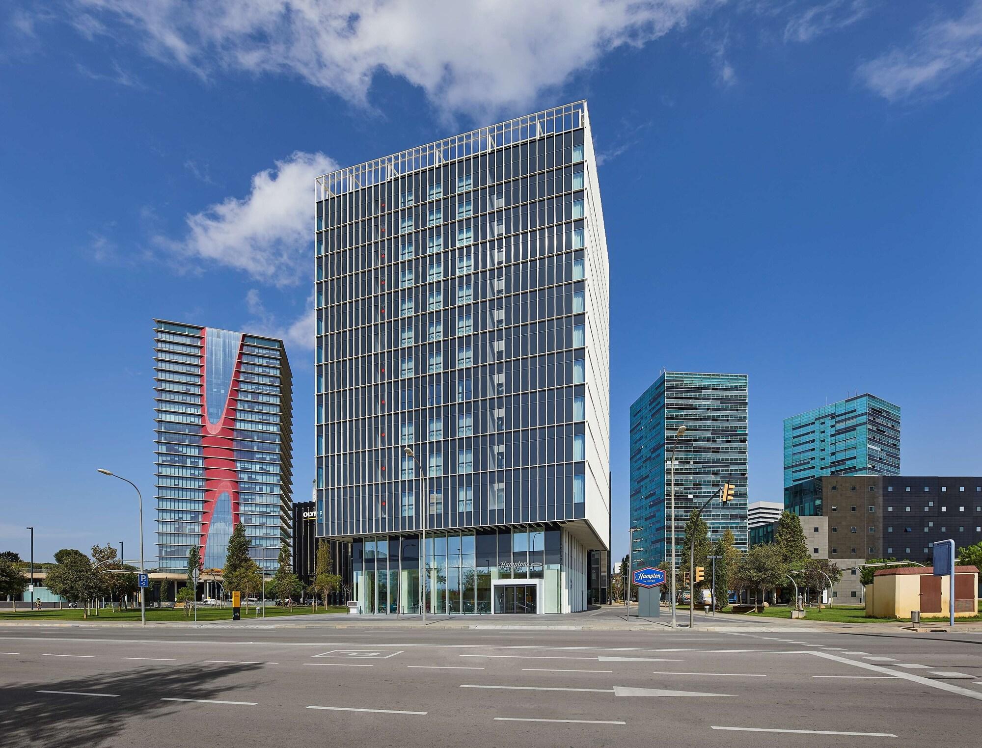Vista Exterior Hampton by Hilton Barcelona Fira Gran Via