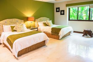 Alquiler Vacacional - Stylish Beach House in Kovay Gardens w/ Beach Access, Gym, Swimming Pools & More