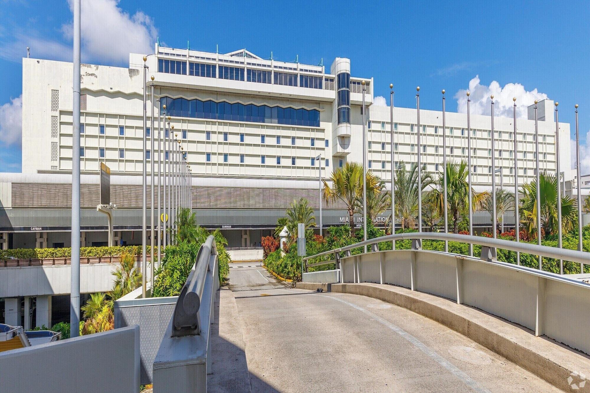 Vista Exterior Miami International Airport Hotel