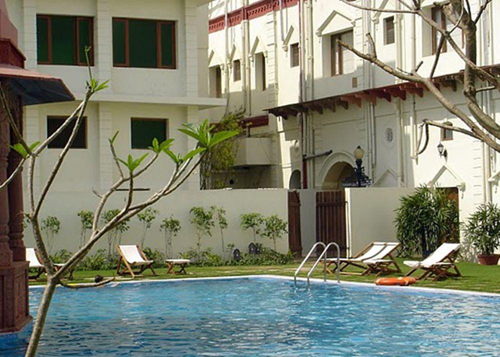 Vista Piscina The Grand Imperial