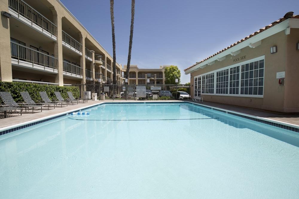 Vista da piscina Fairfield Inn by Marriott Anaheim Hills Orange County