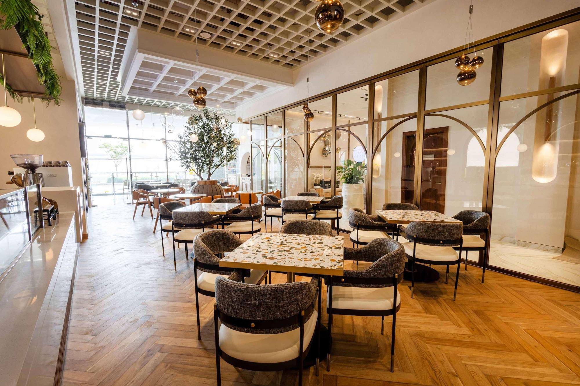 Restaurant The First Collection Dubai Waterfront