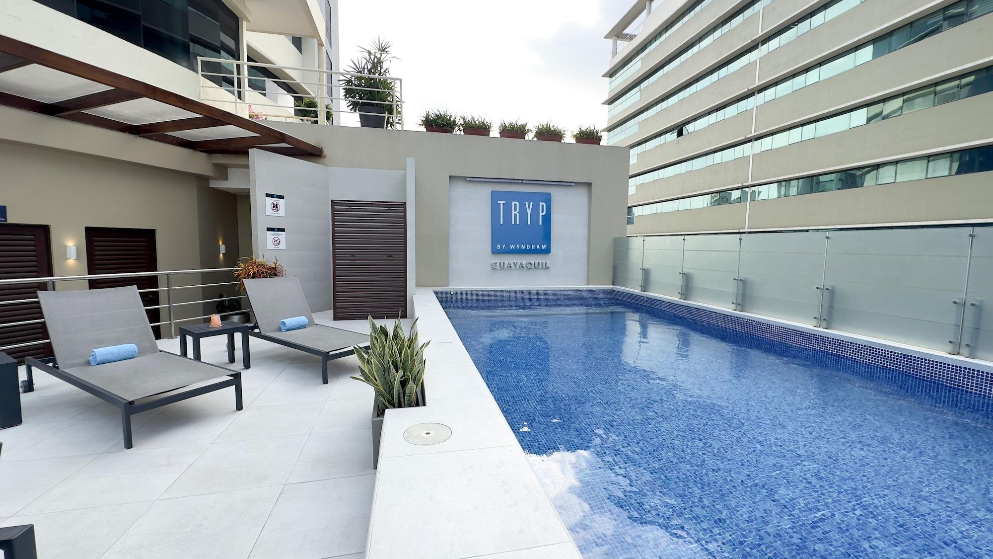 Vista Piscina TRYP by Wyndham Guayaquil Airport
