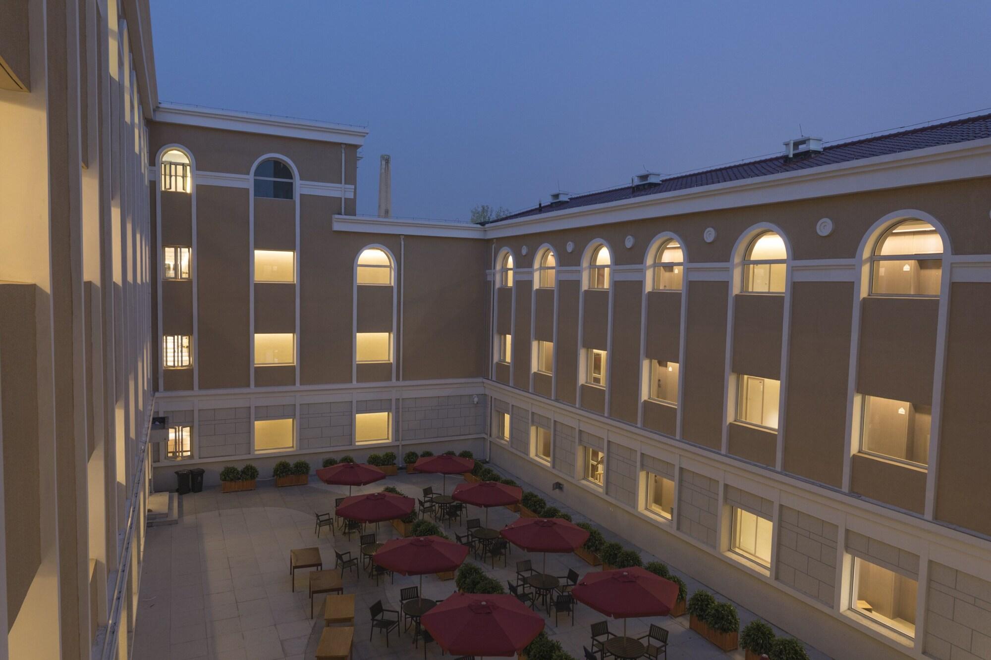 Vista Exterior Holiday Inn Express Beijing Badaling by IHG