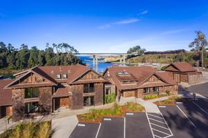 Alojamiento - Noyo Harbor Inn Restaurant and Tavern