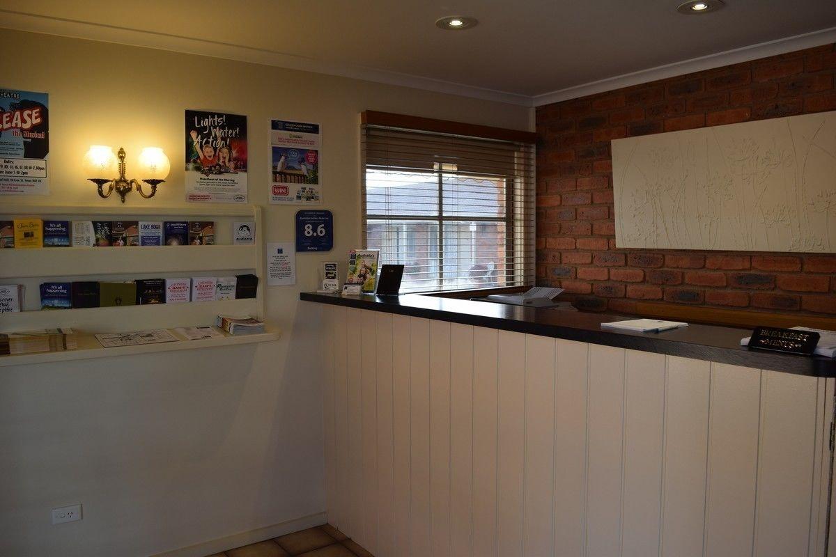 Vista Lobby Australian Settlers Motor Inn