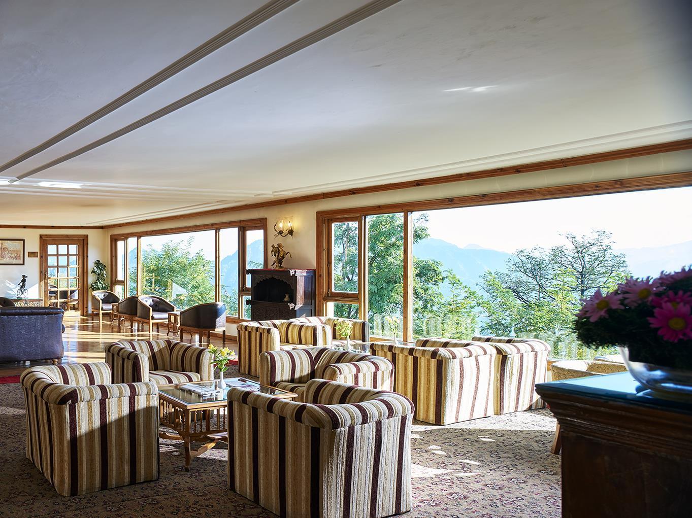 Vista Lobby Club Mahindra Mashobra