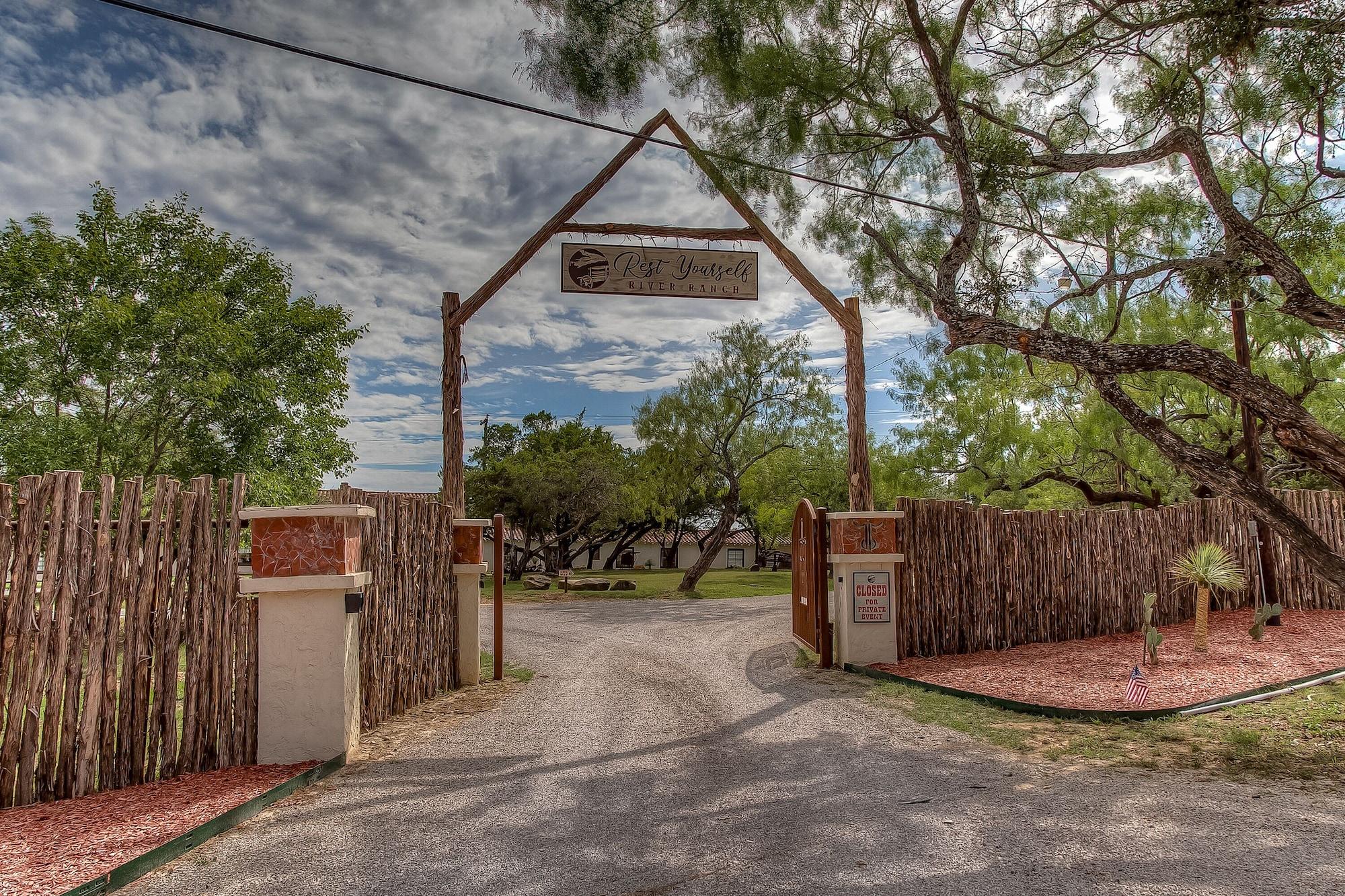 Vista Exterior Rest yourself River Ranch