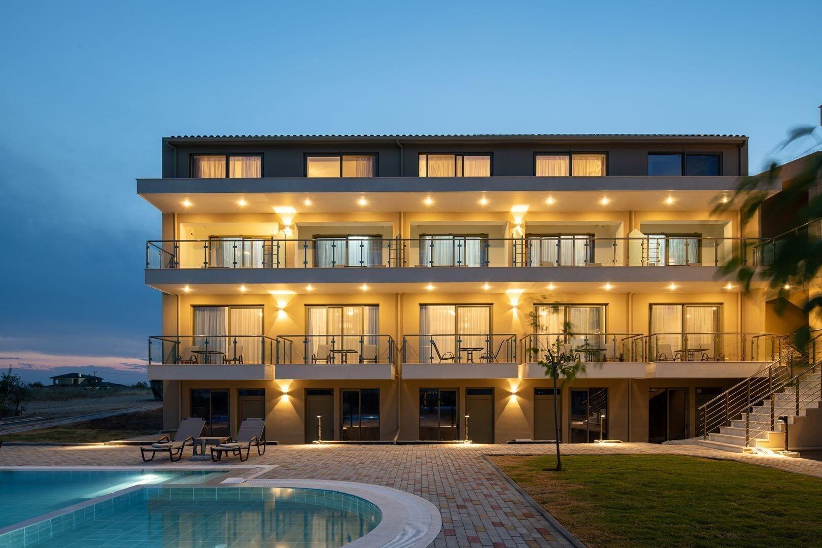 Vista Exterior Aetherion Studios & Suites