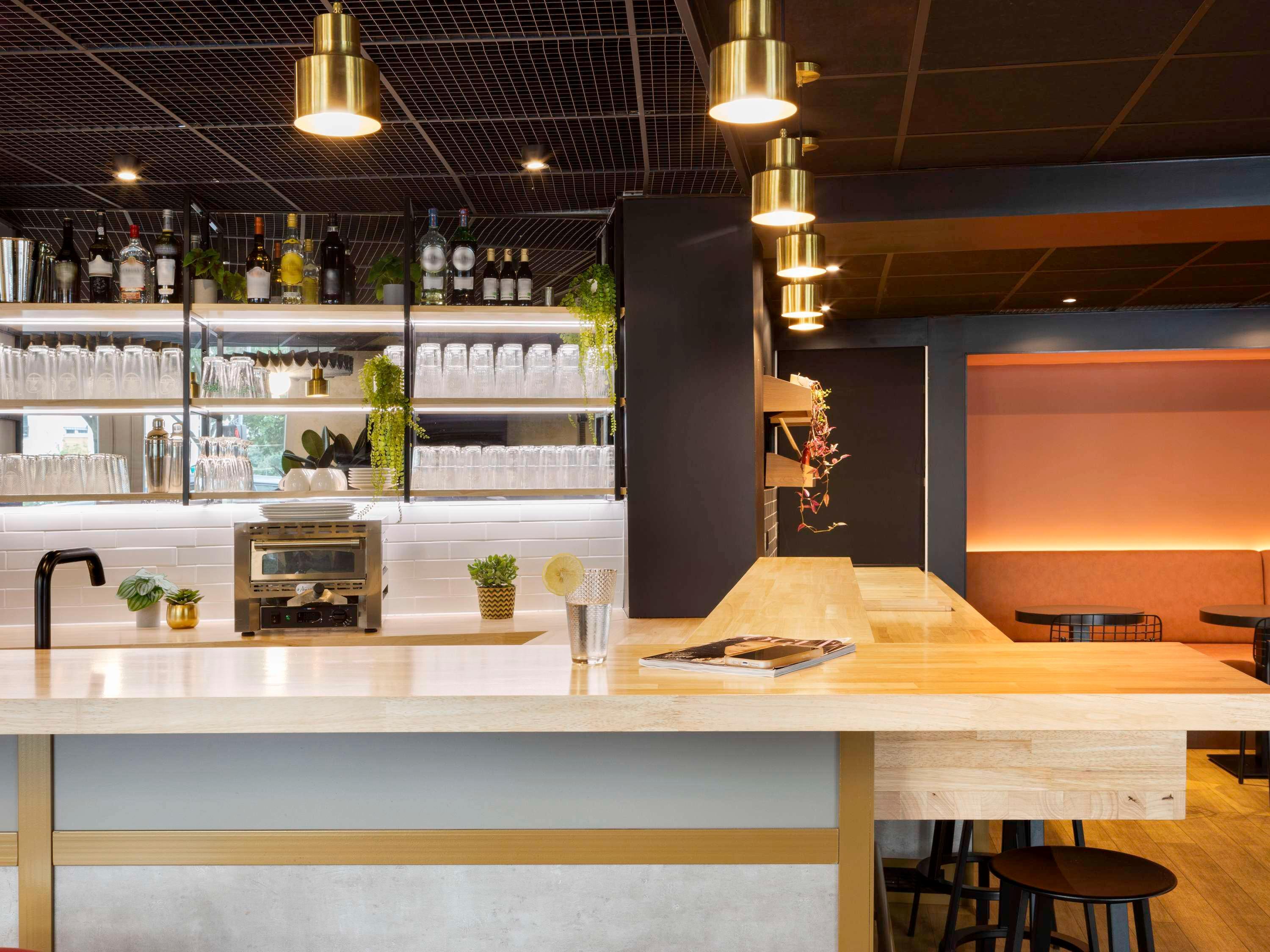Bar/Salón ibis Paris Nation Davout
