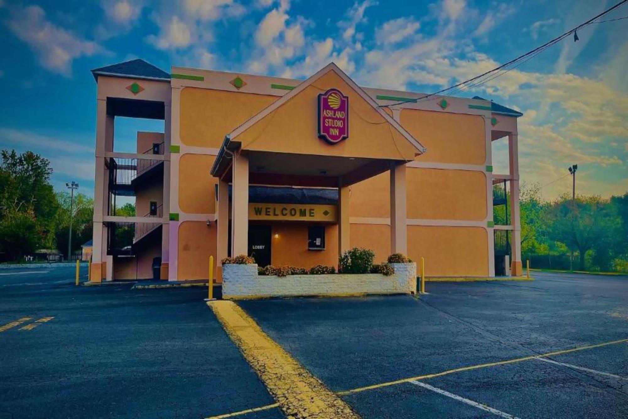 Varios Ashland Studio Inn By OYO Richmond North near Kings Dominion