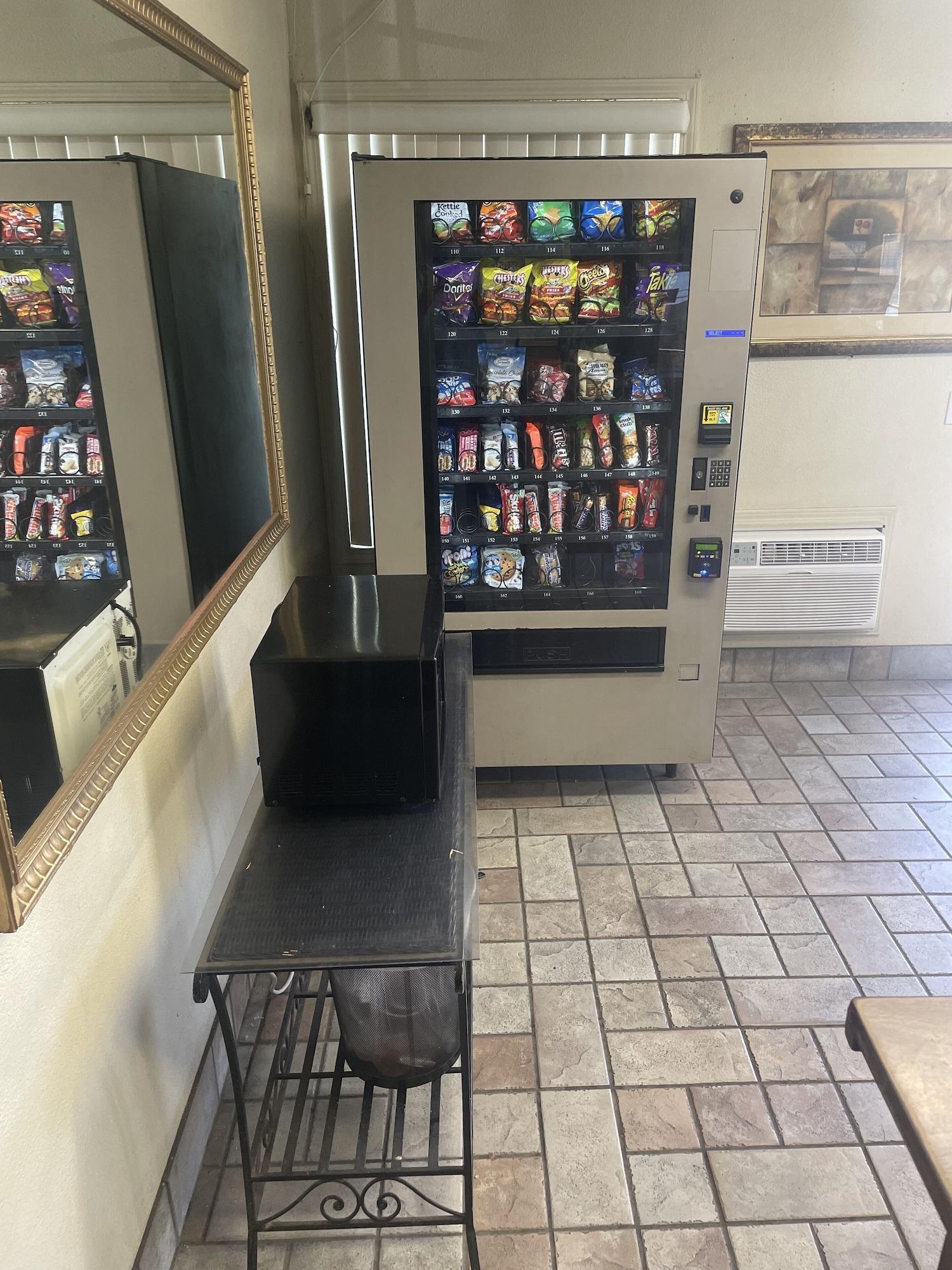 Bar/Salón Days Inn by Wyndham Bakersfield