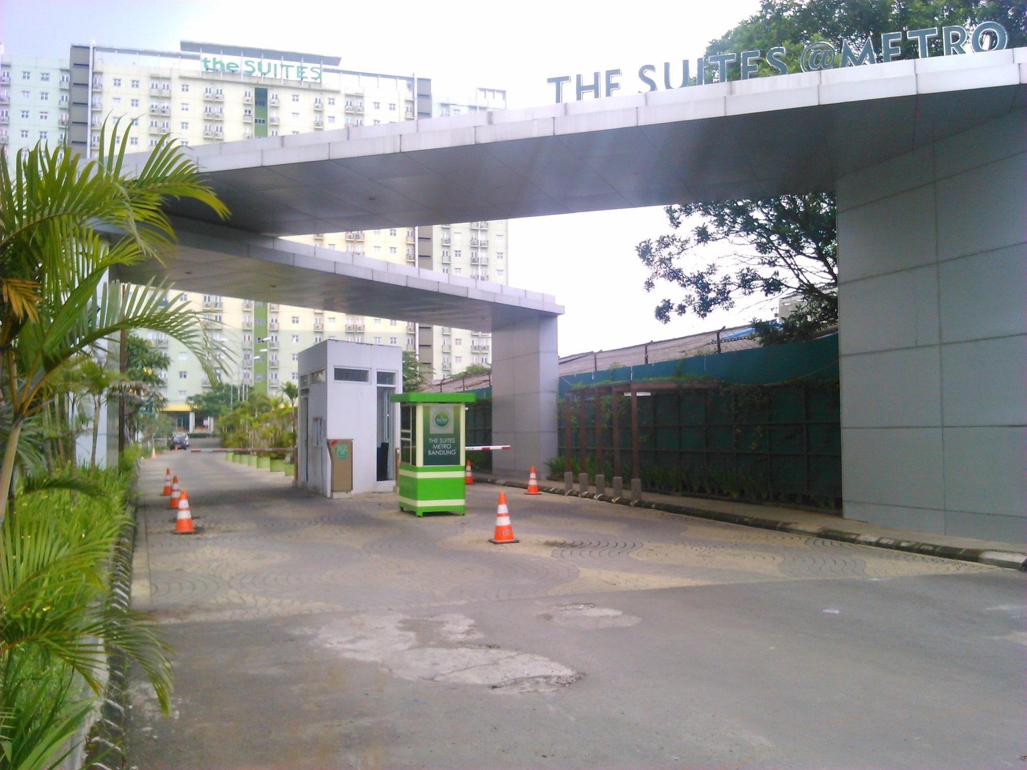 Vista Exterior Apartemen The Suites Metro Yudis