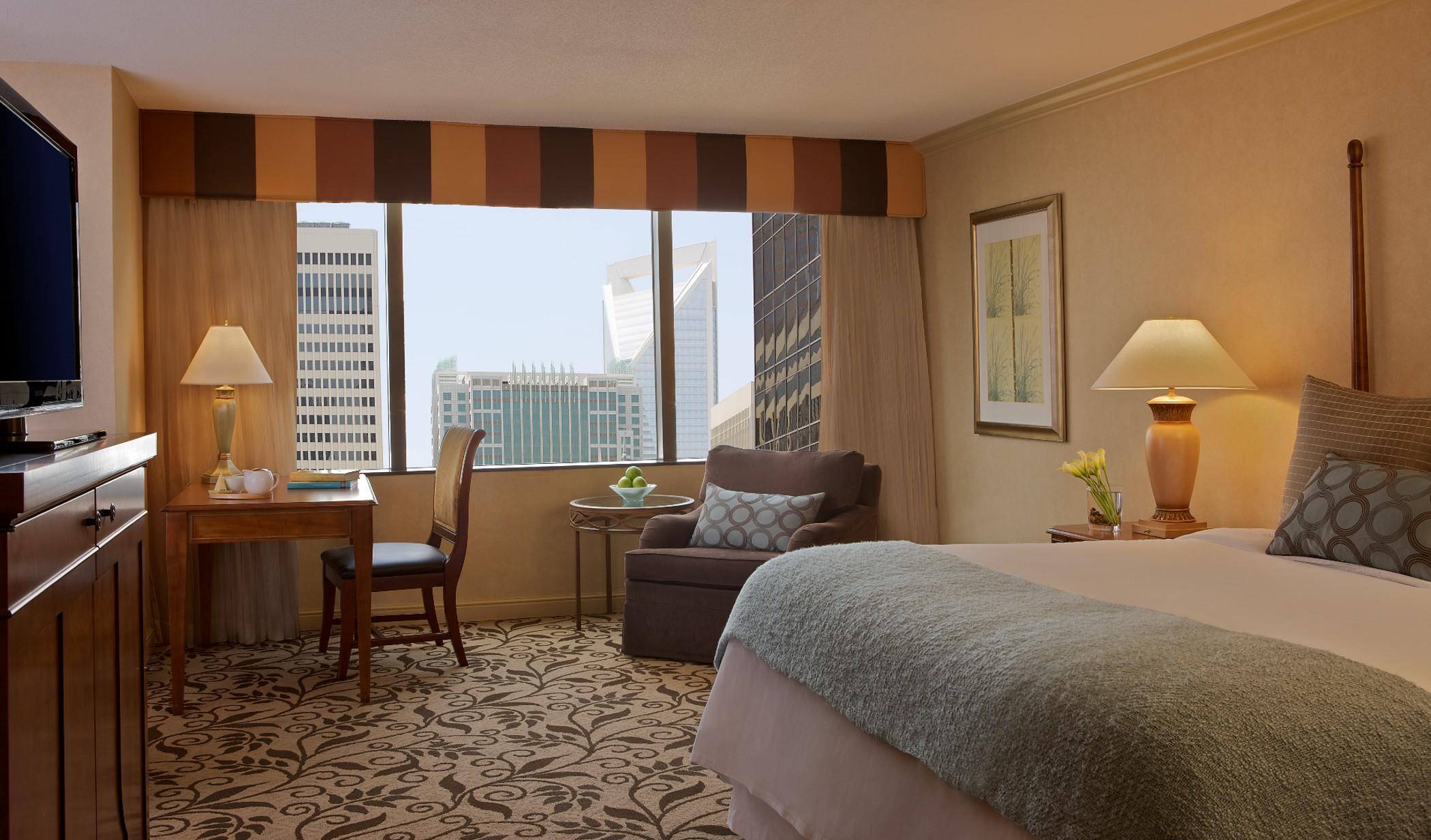 Vista Exterior Omni Charlotte Hotel