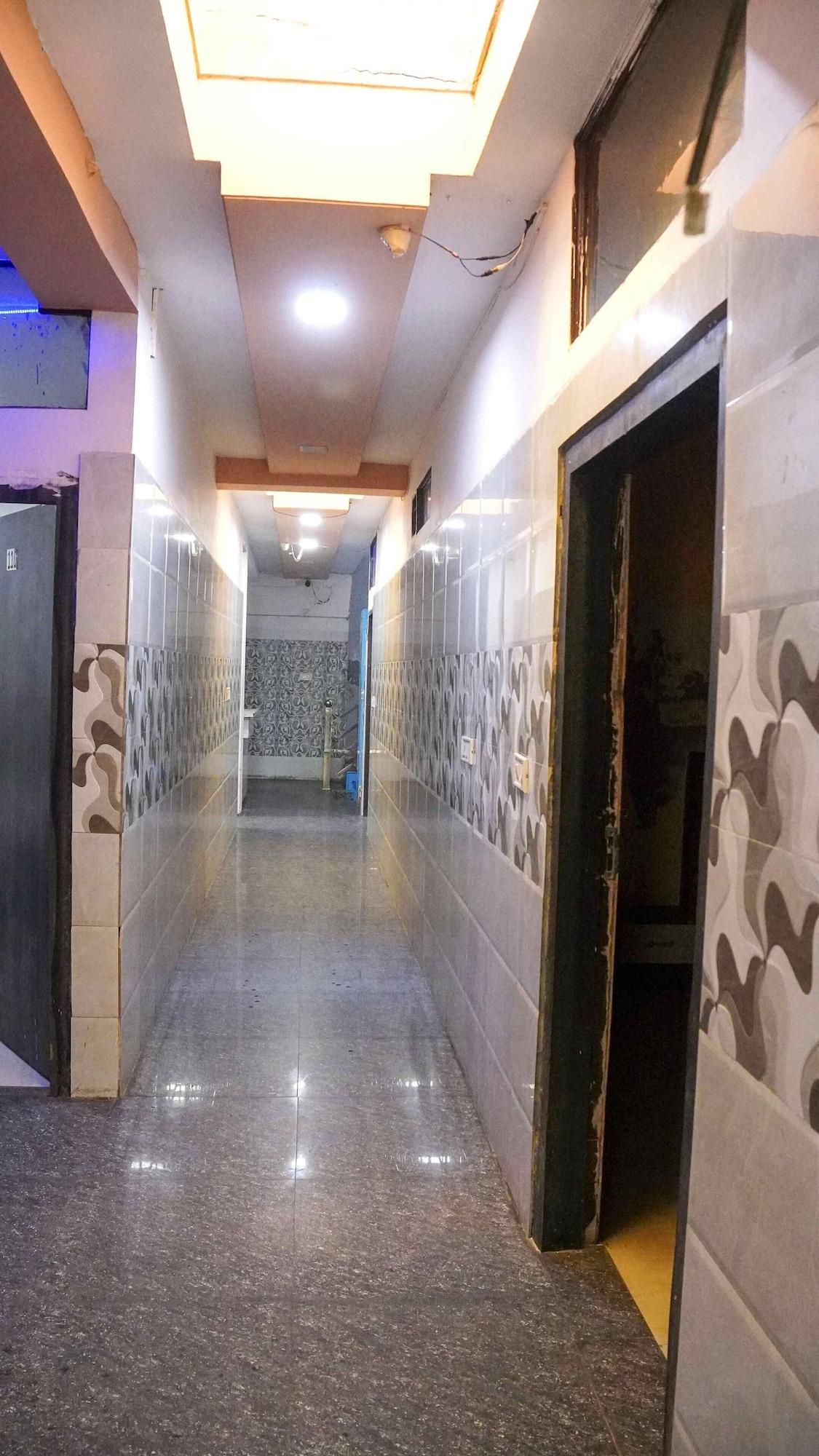 Vista Exterior Radha Krishna Guest House
