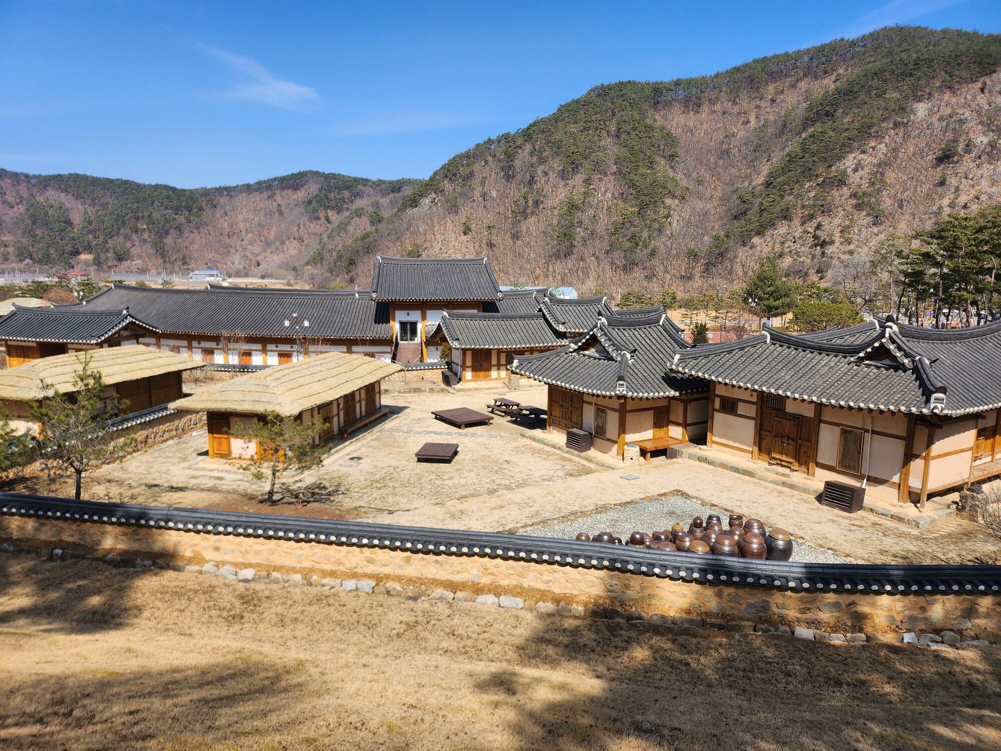 Vista Exterior Cheongsong HANOK HOTEL ANN