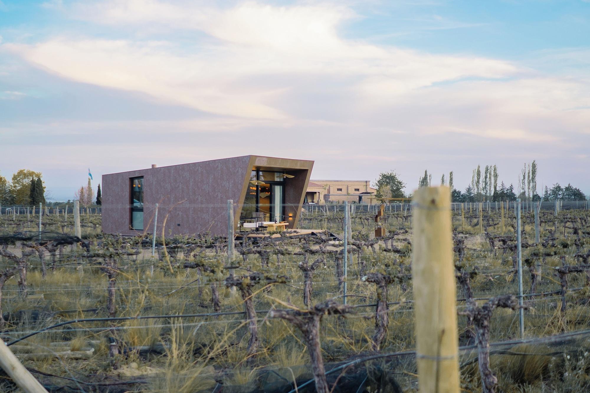Varios Andeluna Winery Lodge