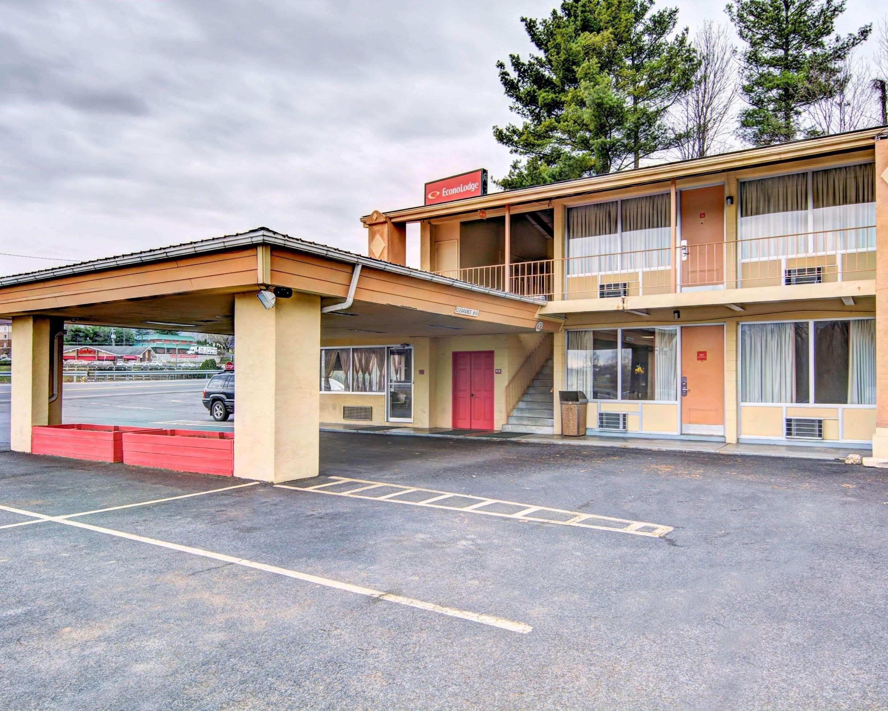 Vista Exterior Econo Lodge Wytheville I-77 & I-81