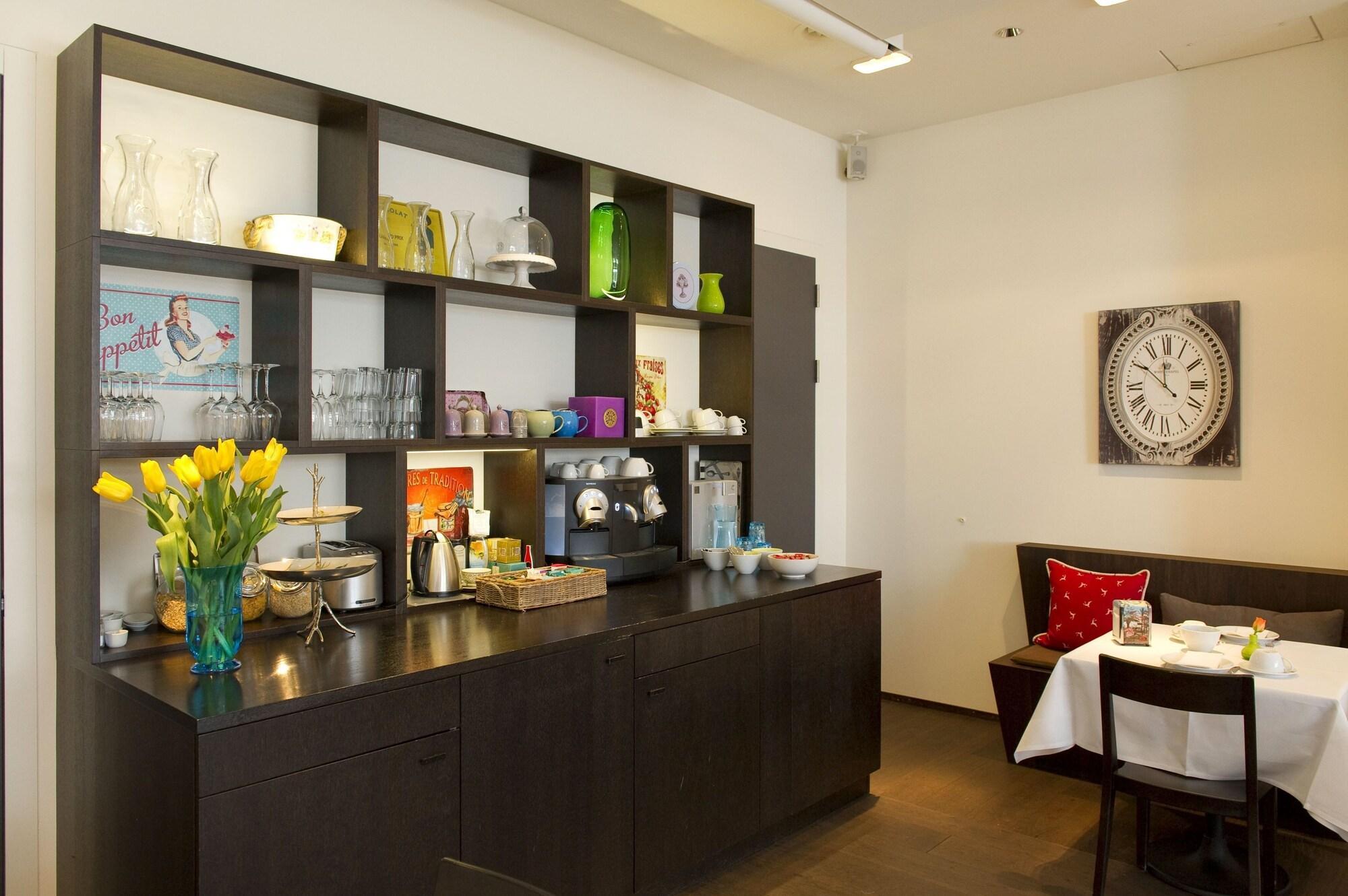 Bar/Salón Boutique Hotel NI-MO