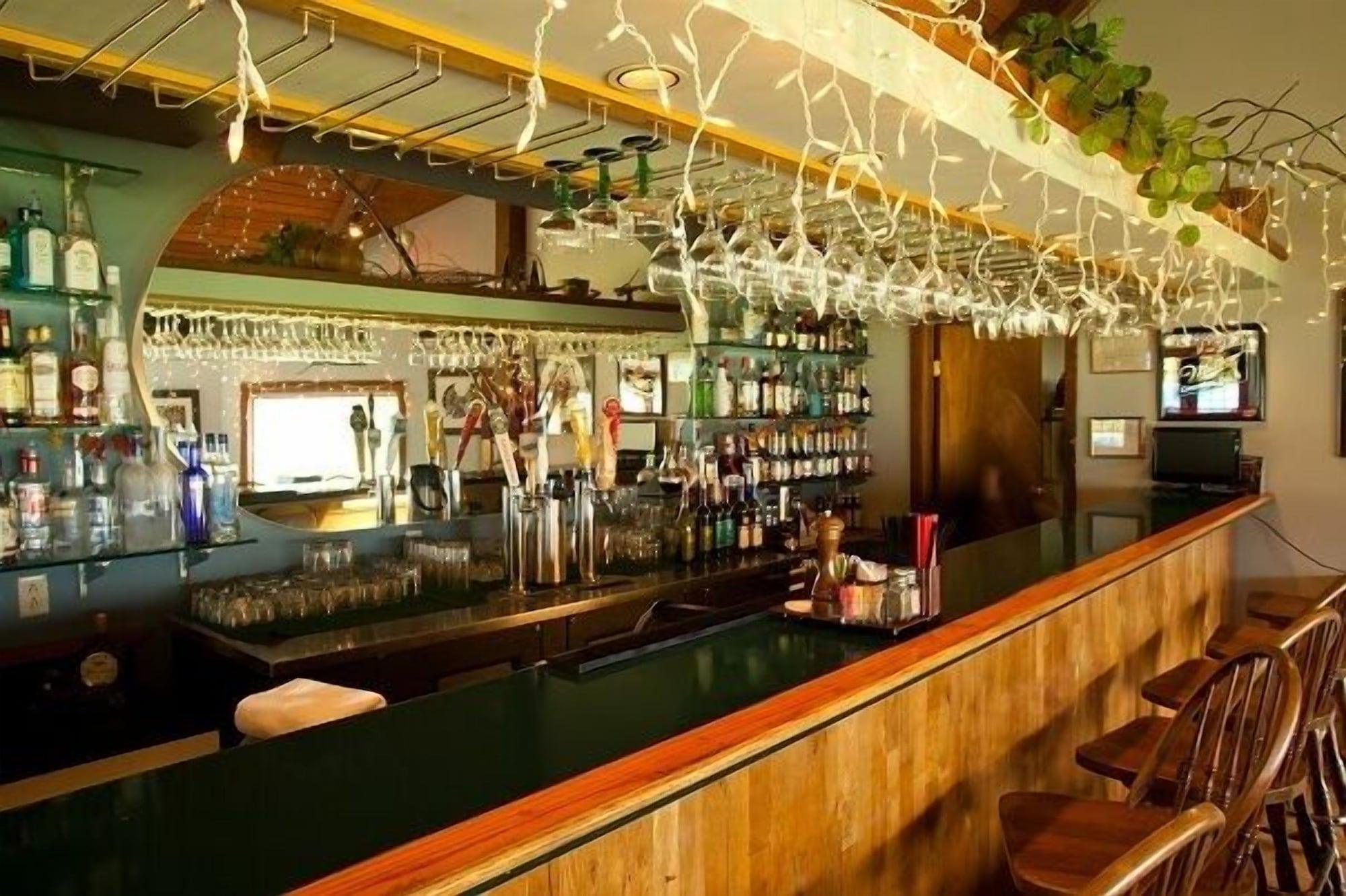 Bar/Salón Rain Forest Resort Village