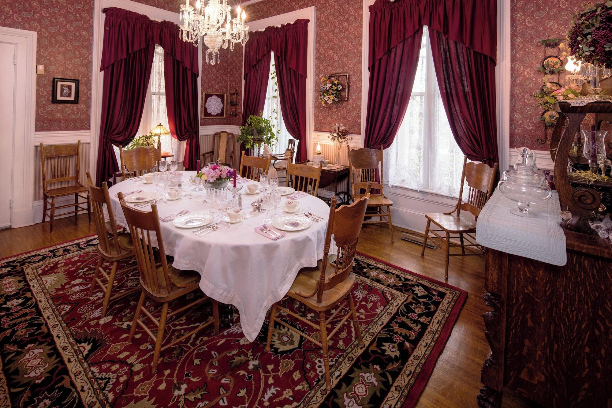 Restaurant The Steamboat House Bed & Breakfast