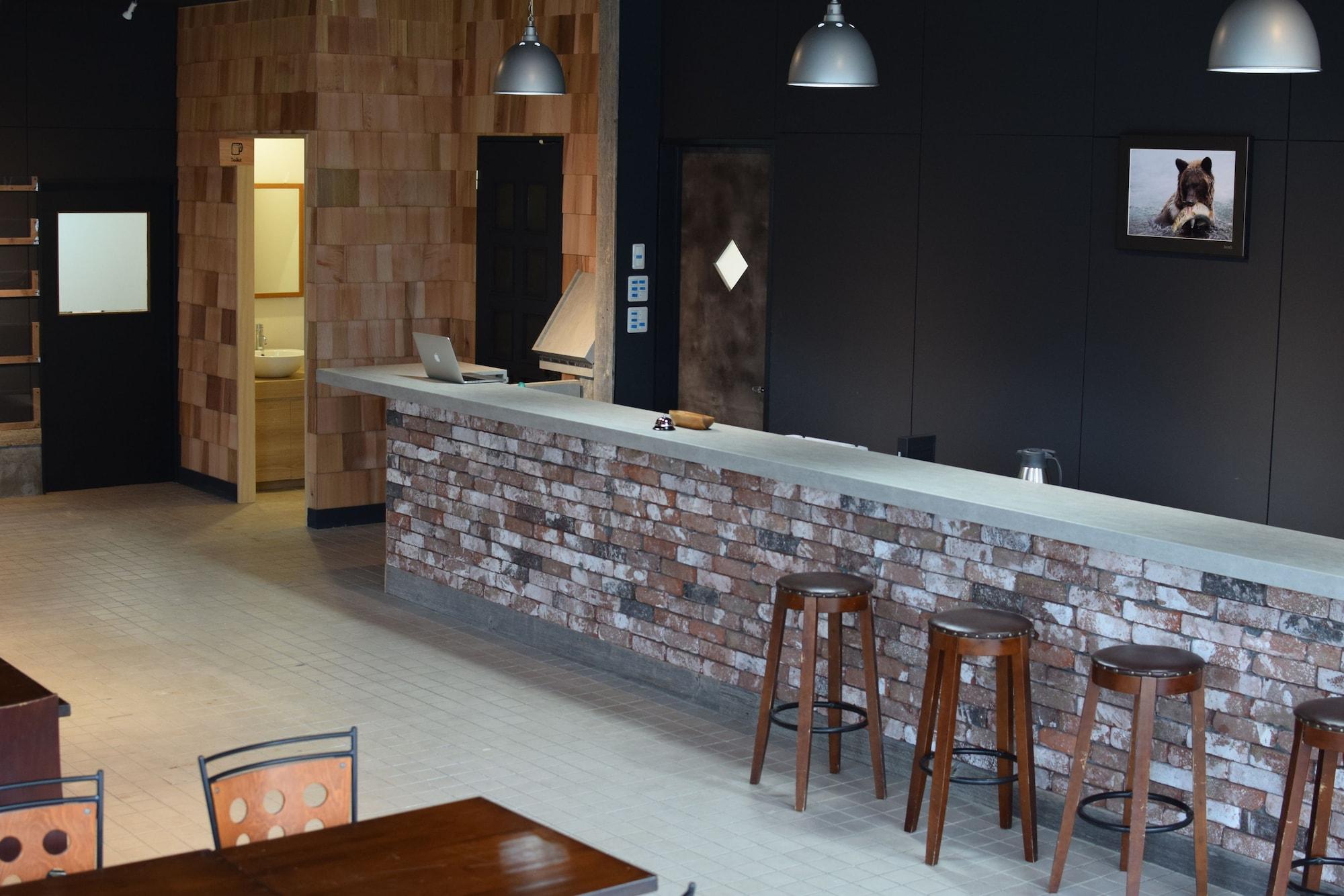 Vista Lobby Noboribetsu Guest House AKA & AO - Hostel