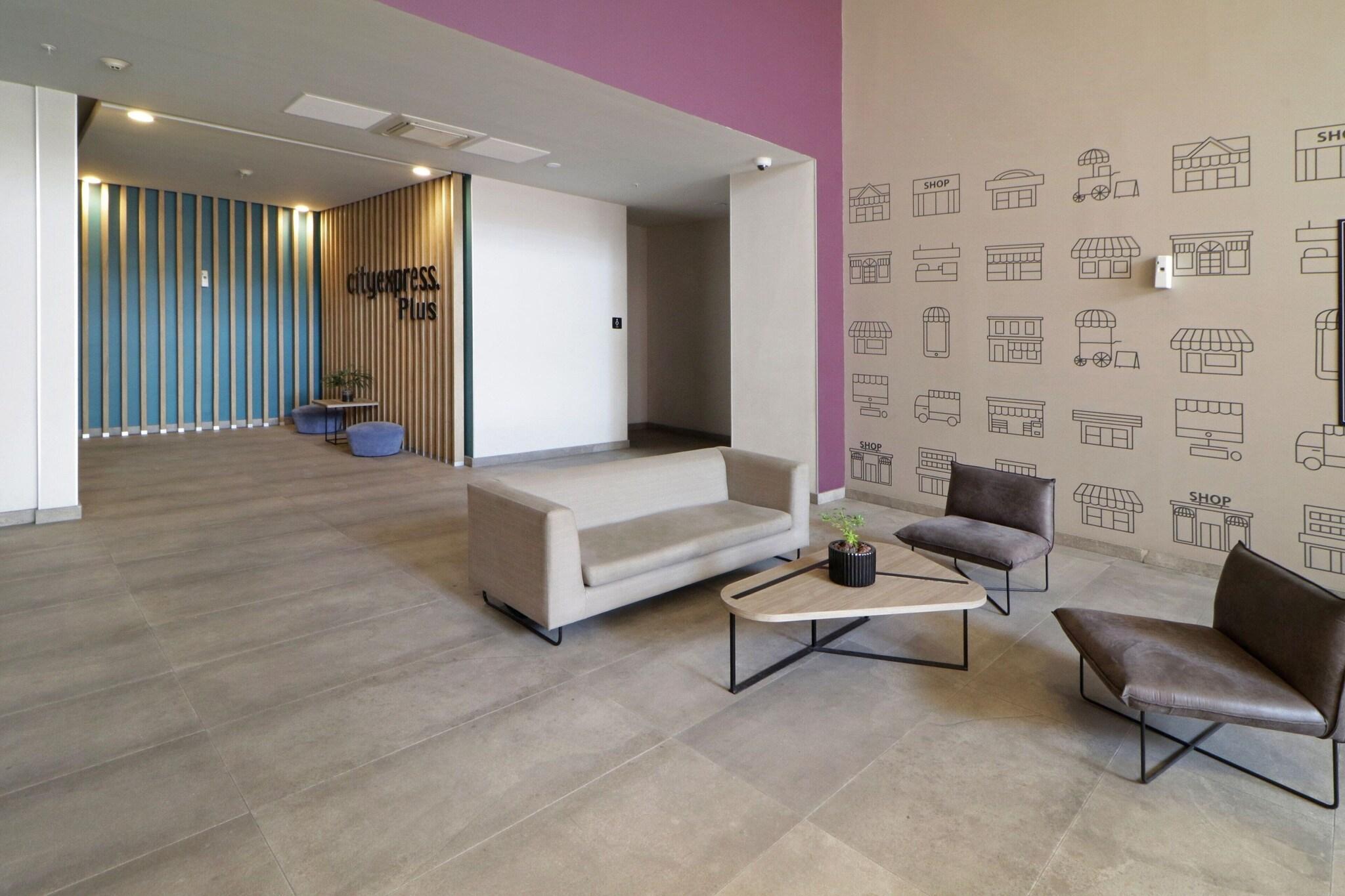 Vista Lobby City Express Plus by Marriott Monterrey Galerias