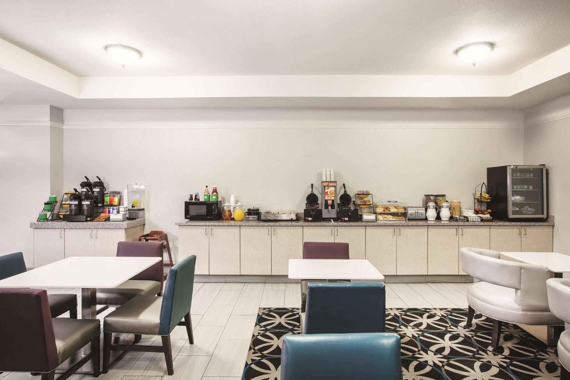 Restaurant La Quinta Inn & Suites by Wyndham Mansfield TX