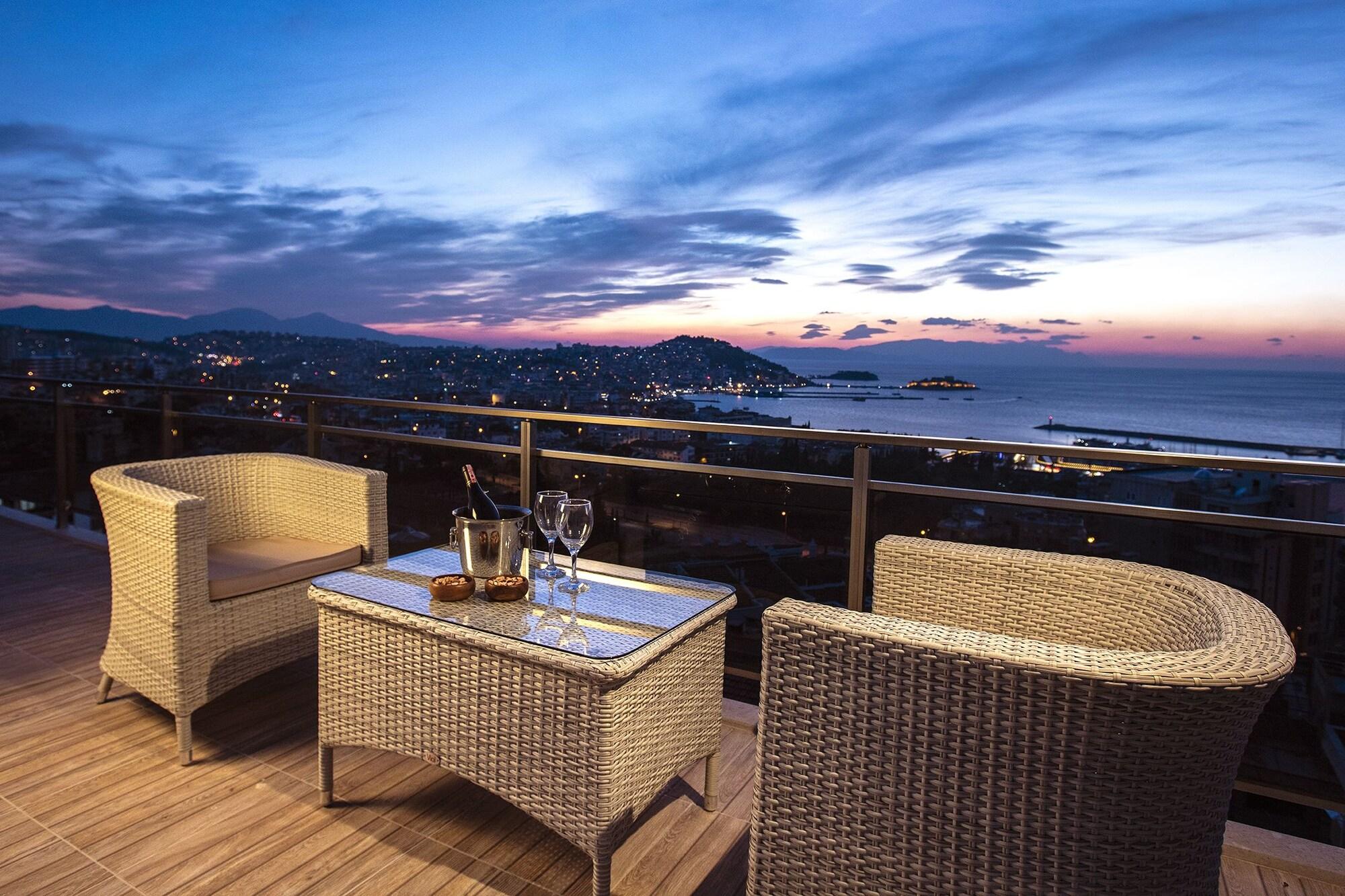 Bar/Salón Demir Suit Hotel