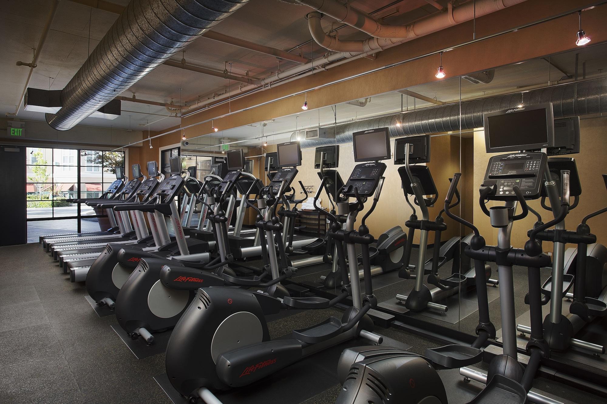 Gimnasio Juniper Hotel Cupertino, Curio Collection by Hilton