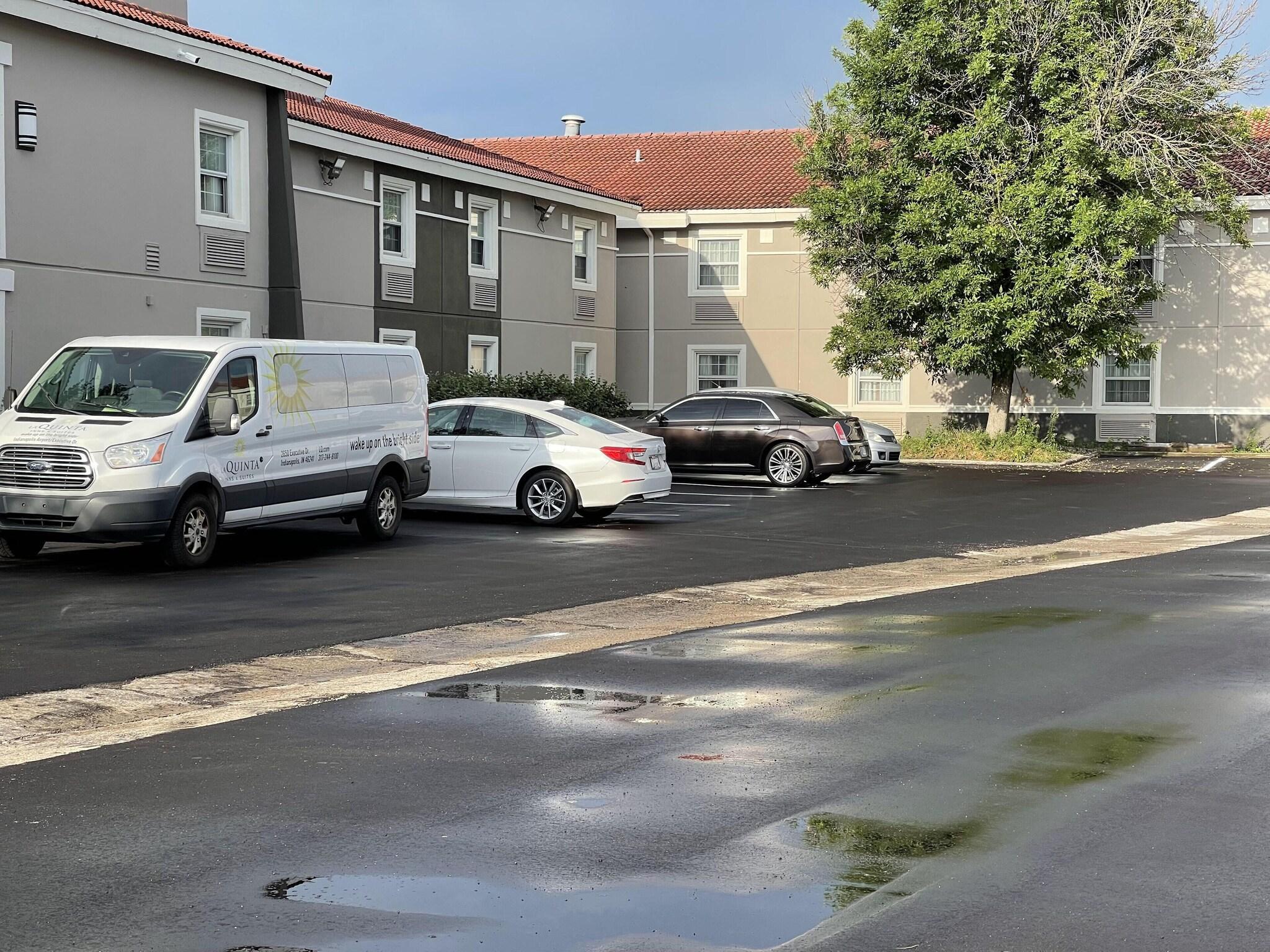 Vista Exterior La Quinta Inn by Wyndham Indianapolis Airport Lynhurst
